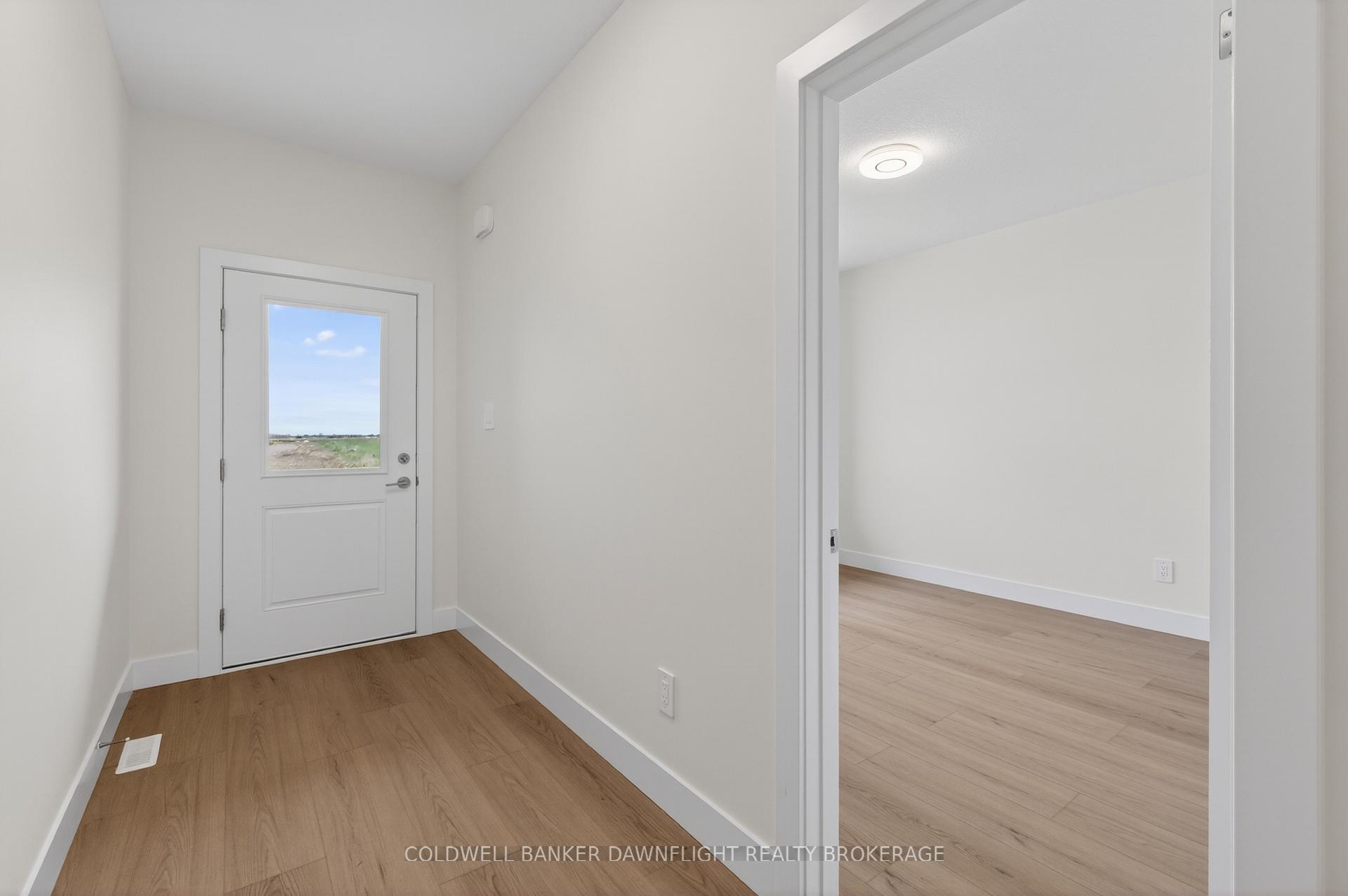 Photo 3 of 60 Moonlight Court, Central Huron, Clinton — HOMEH