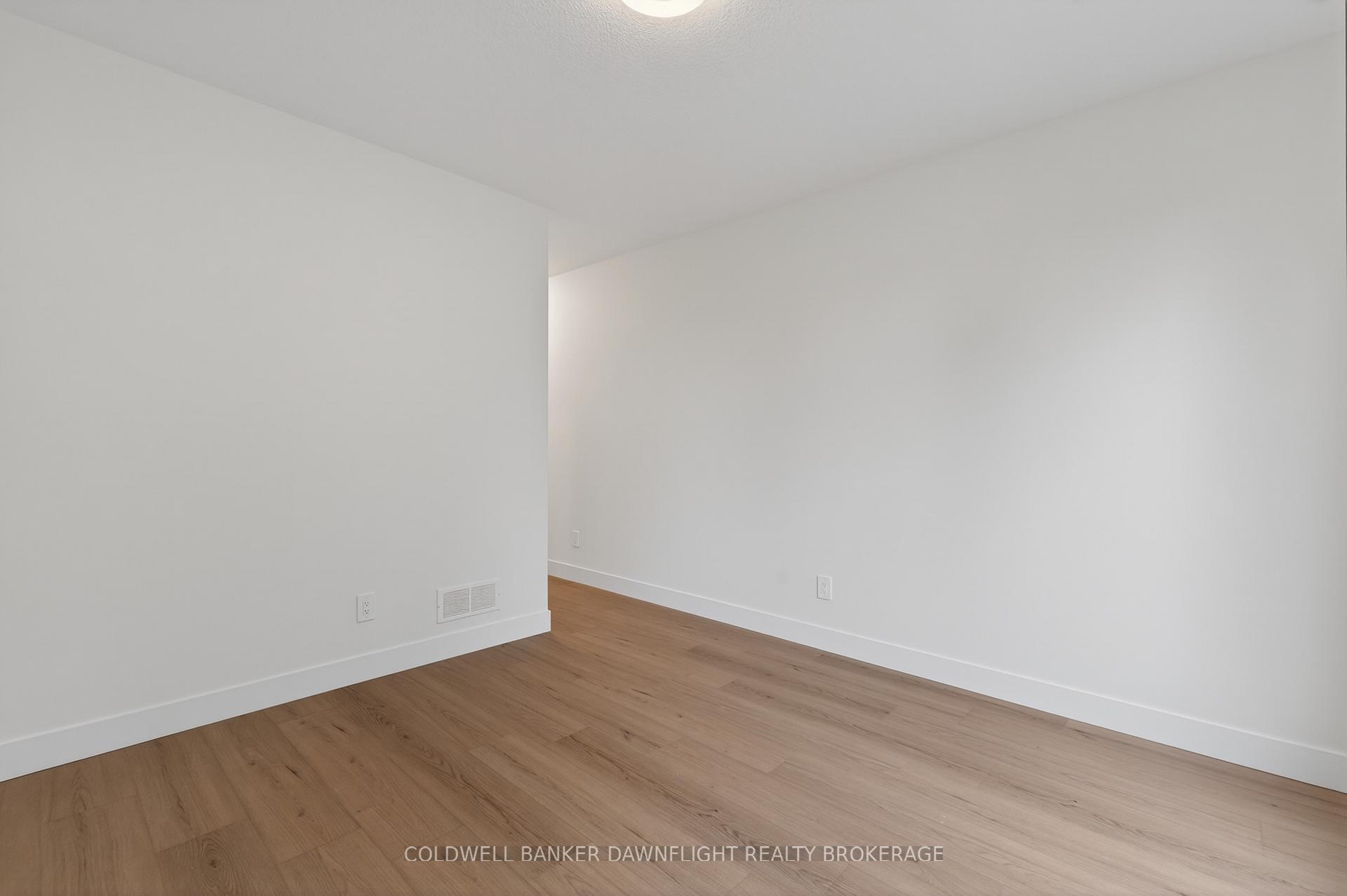 Photo 11 of 60 Moonlight Court, Central Huron, Clinton — HOMEH