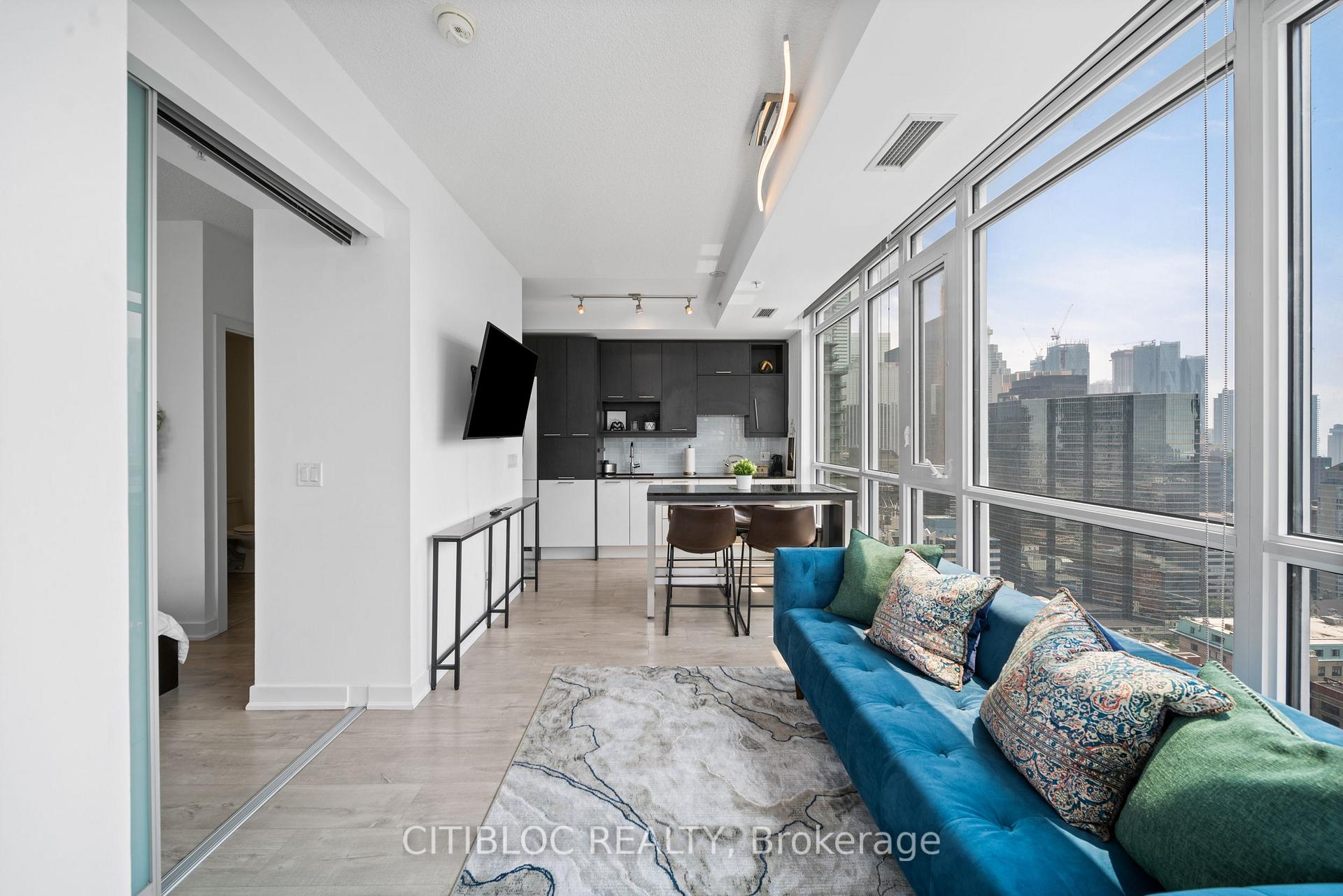 Photo 3 of Unit 2807, 30 Nelson Street, Toronto, Waterfront Communities — HOMEH