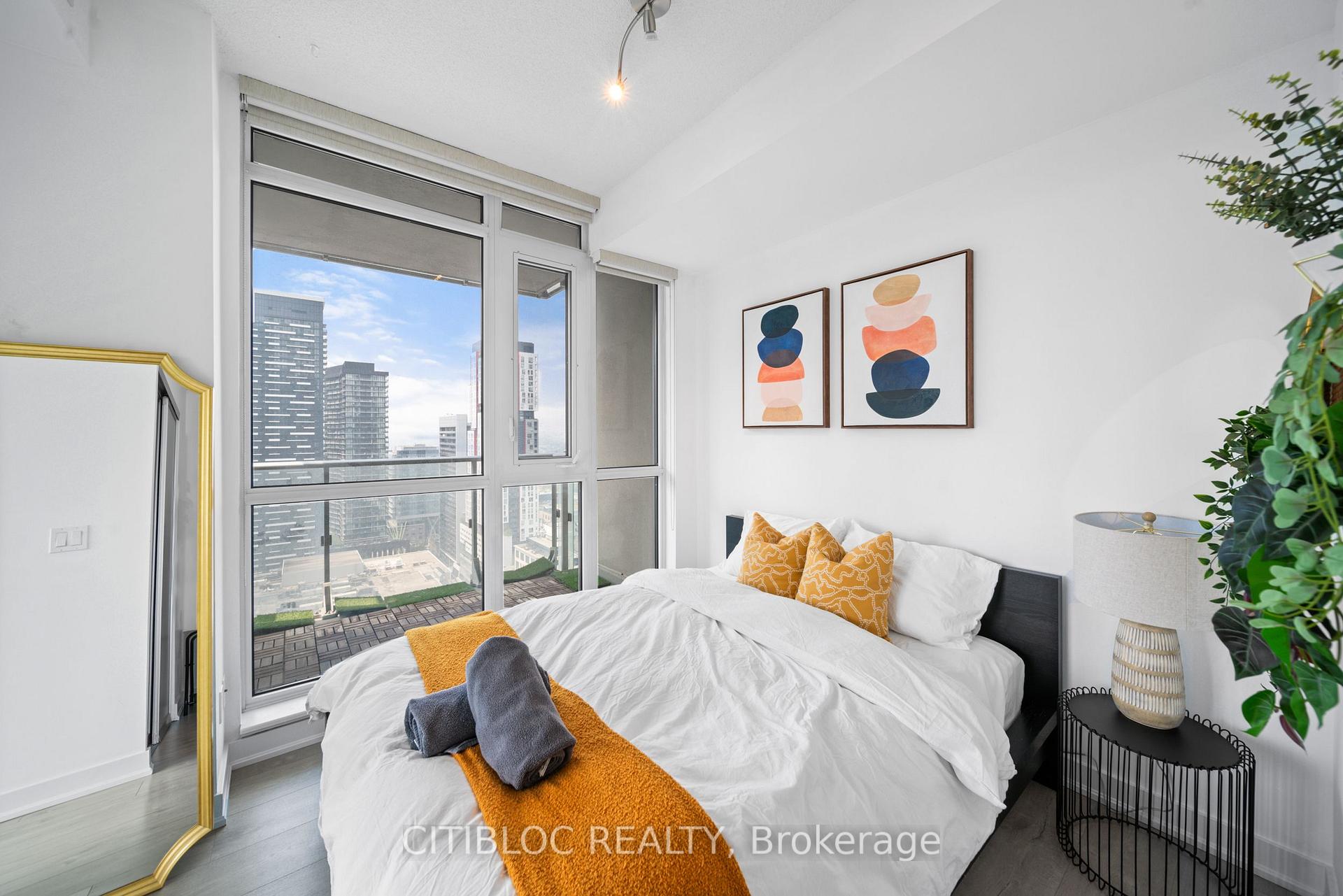 Photo 4 of Unit 2807, 30 Nelson Street, Toronto, Waterfront Communities — HOMEH
