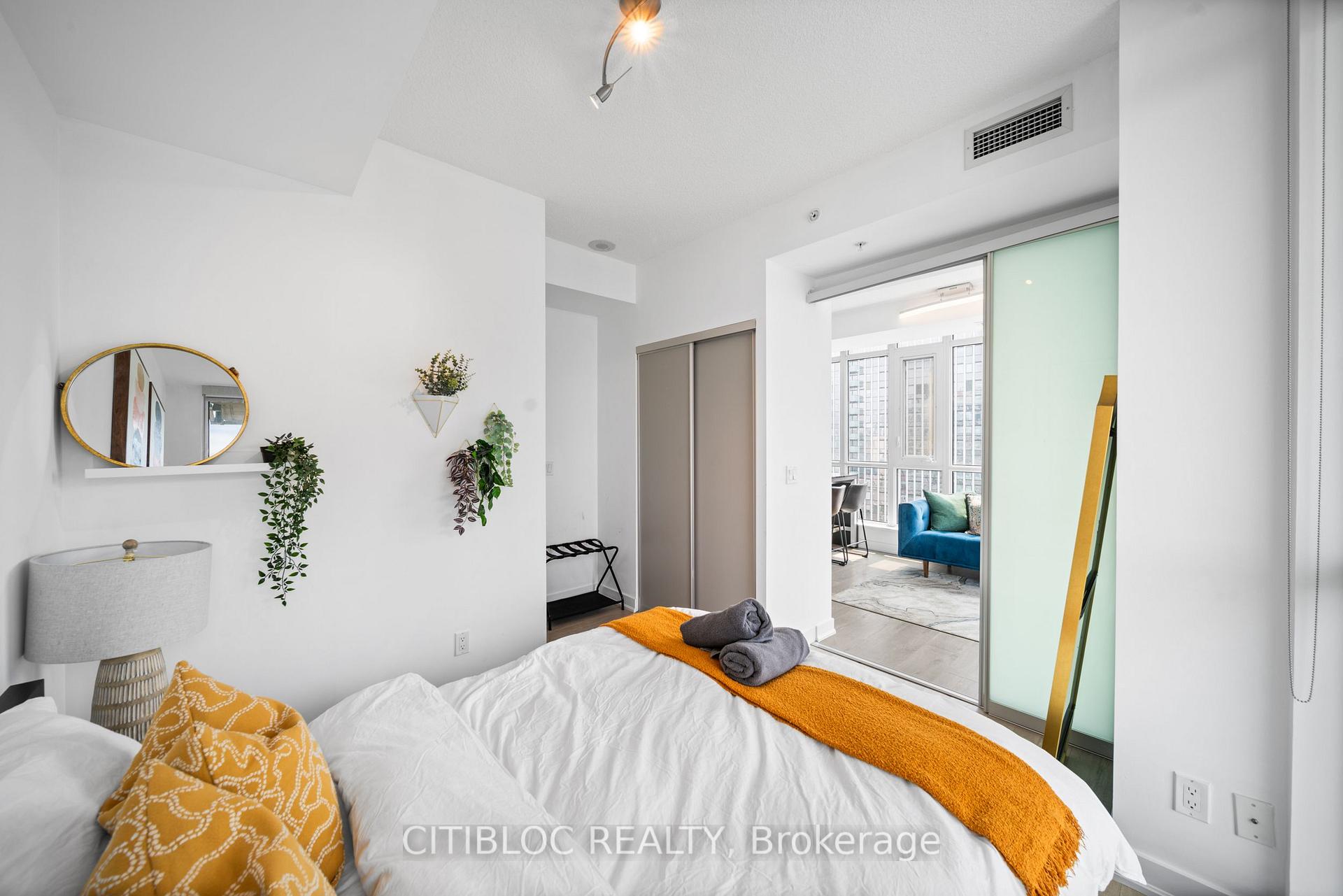 Photo 6 of Unit 2807, 30 Nelson Street, Toronto, Waterfront Communities — HOMEH