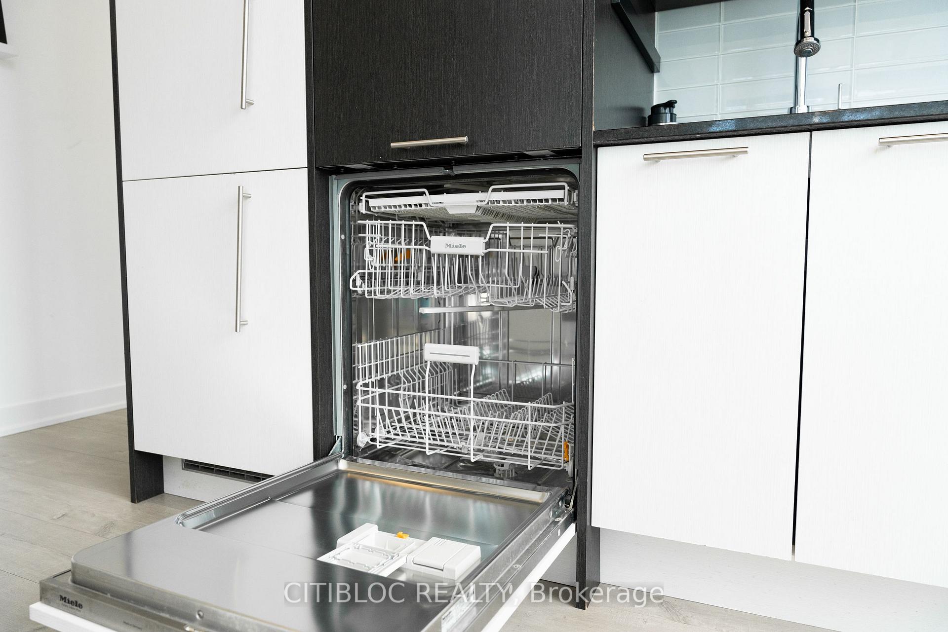Photo 36 of Unit 2807, 30 Nelson Street, Toronto, Waterfront Communities — HOMEH
