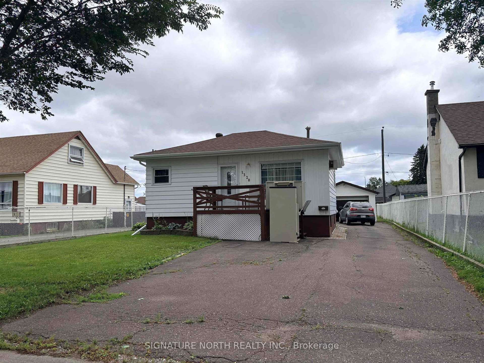 Photo 2 of 1320 Wallbridge Avenue, Thunder Bay, Westfort — HOMEH