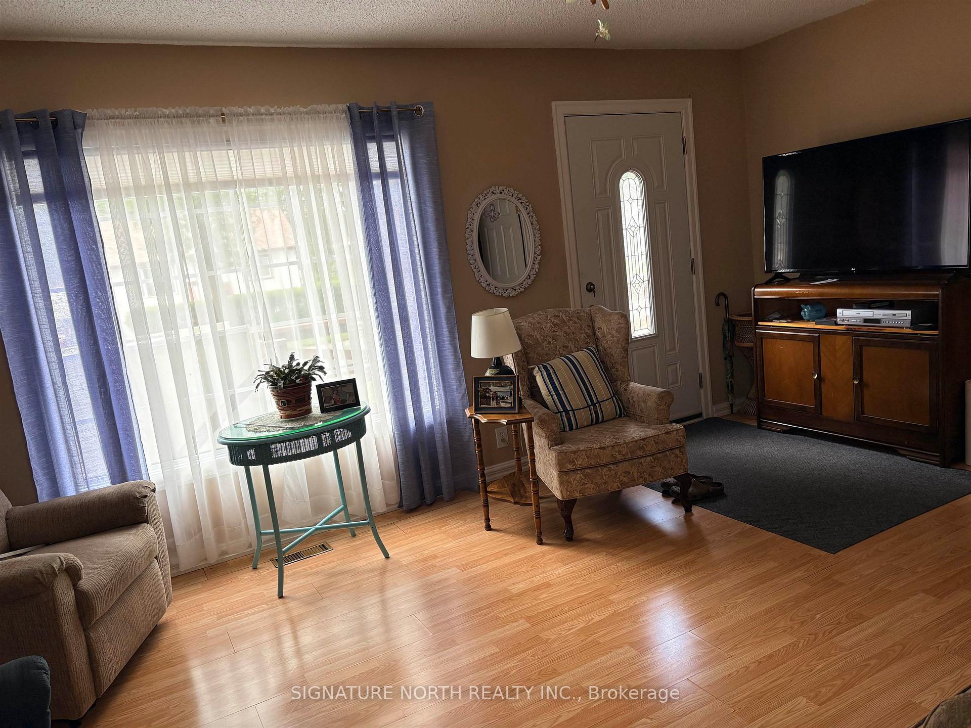 Photo 3 of 1320 Wallbridge Avenue, Thunder Bay, Westfort — HOMEH