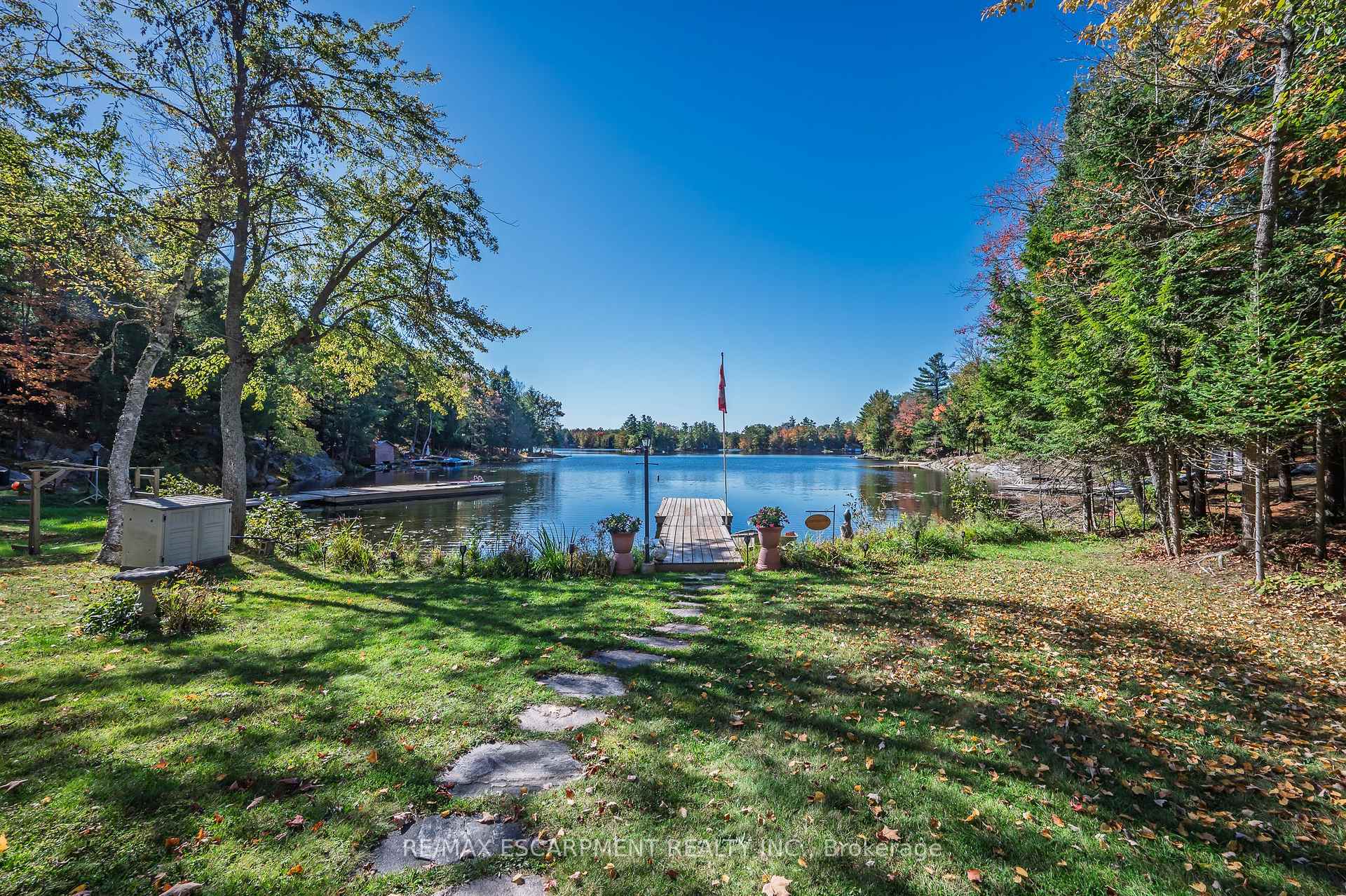 Photo 5 of 1012 Armstrong Road, Gravenhurst, Wood (Gravenhurst) — HOMEH