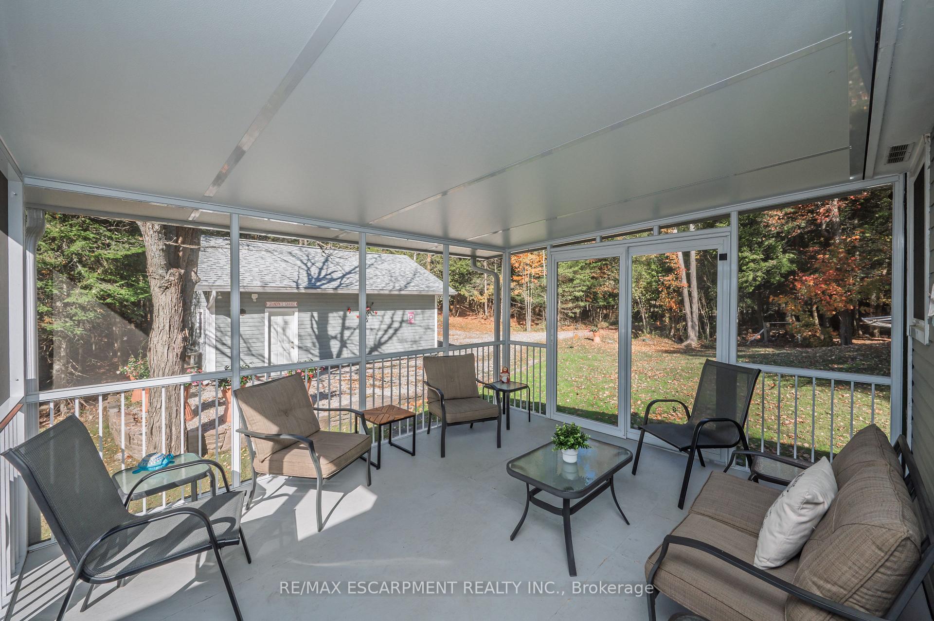 Photo 14 of 1012 Armstrong Road, Gravenhurst, Wood (Gravenhurst) — HOMEH