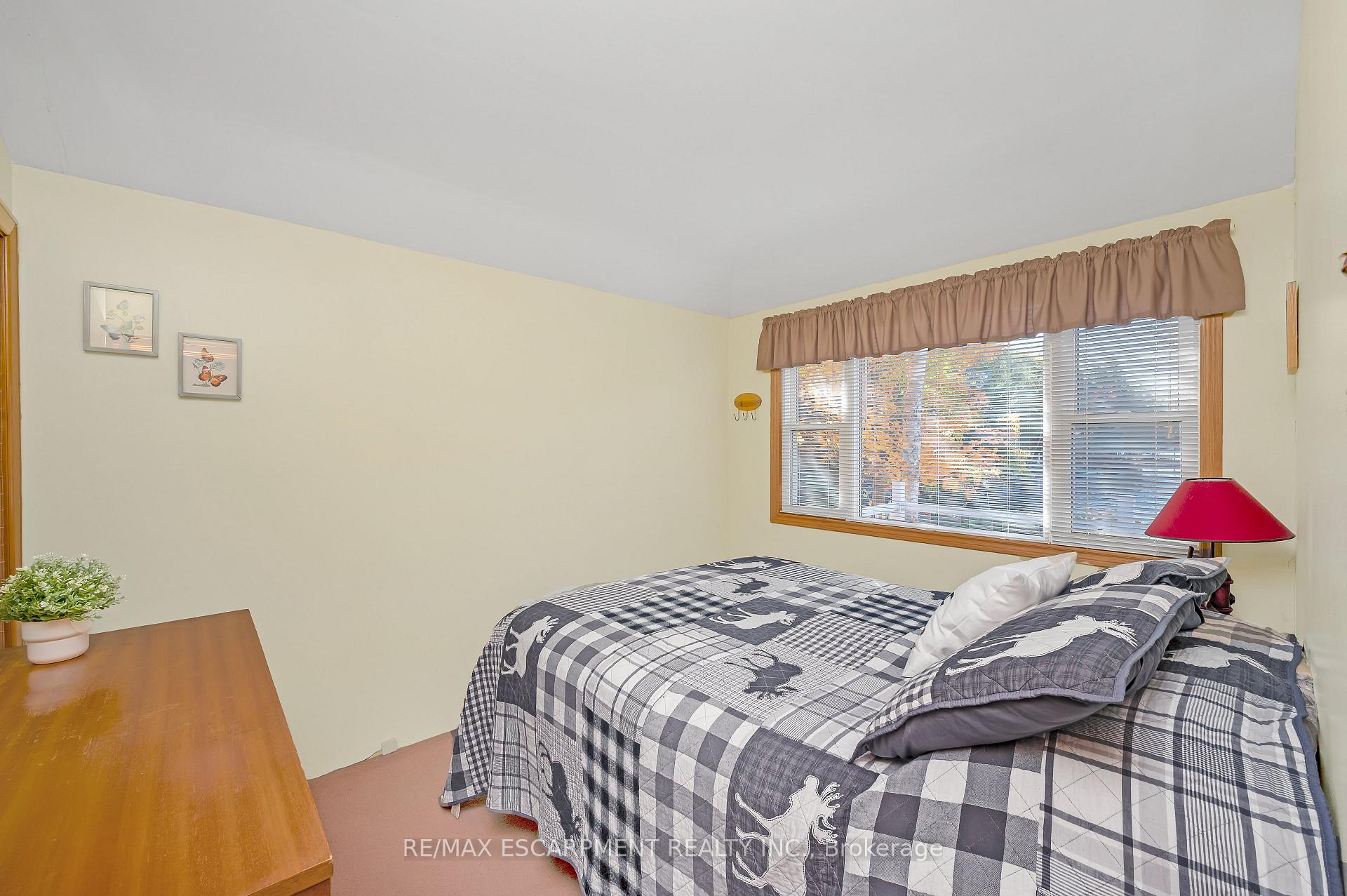 Photo 22 of 1012 Armstrong Road, Gravenhurst, Wood (Gravenhurst) — HOMEH