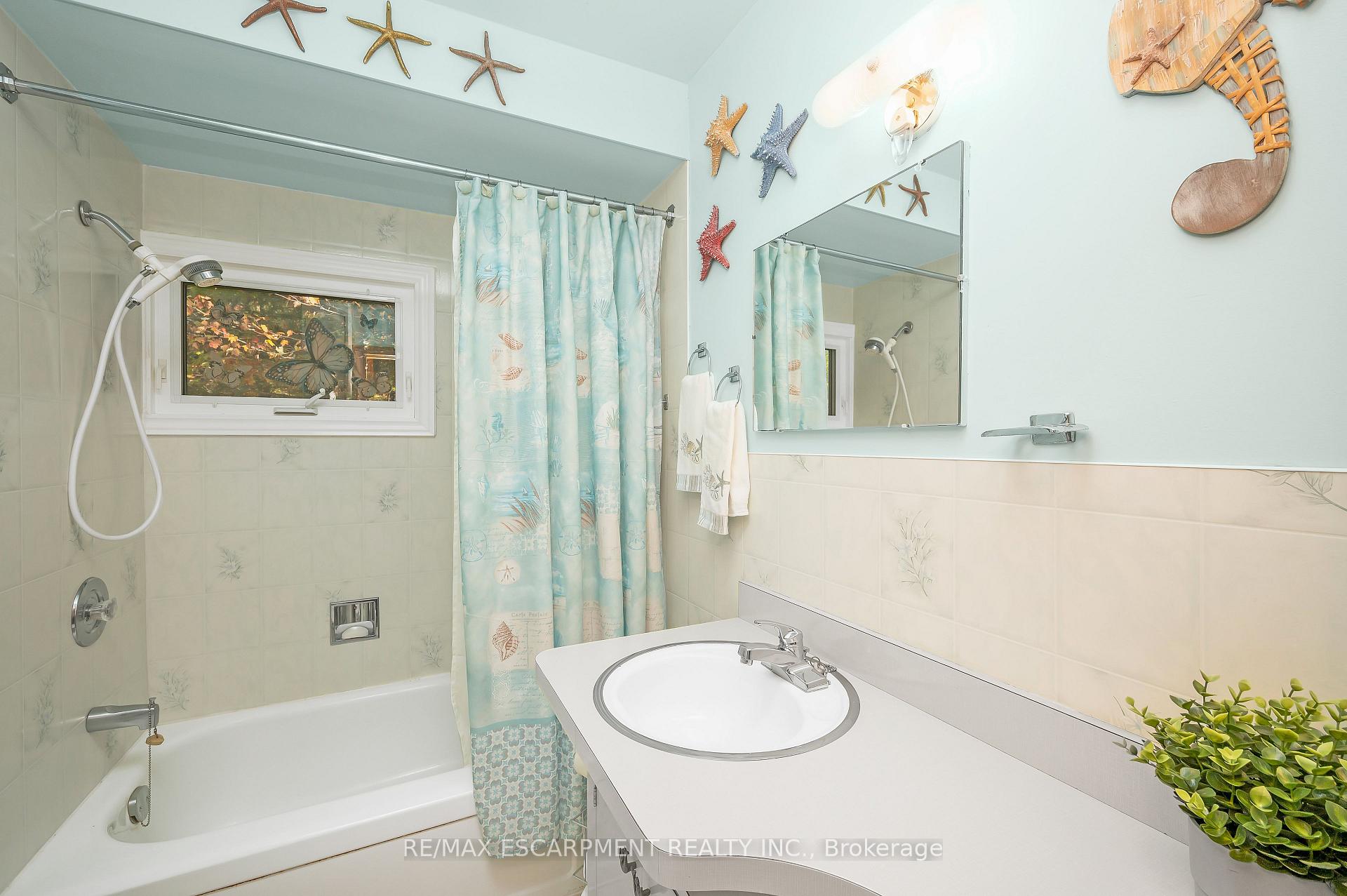 Photo 25 of 1012 Armstrong Road, Gravenhurst, Wood (Gravenhurst) — HOMEH