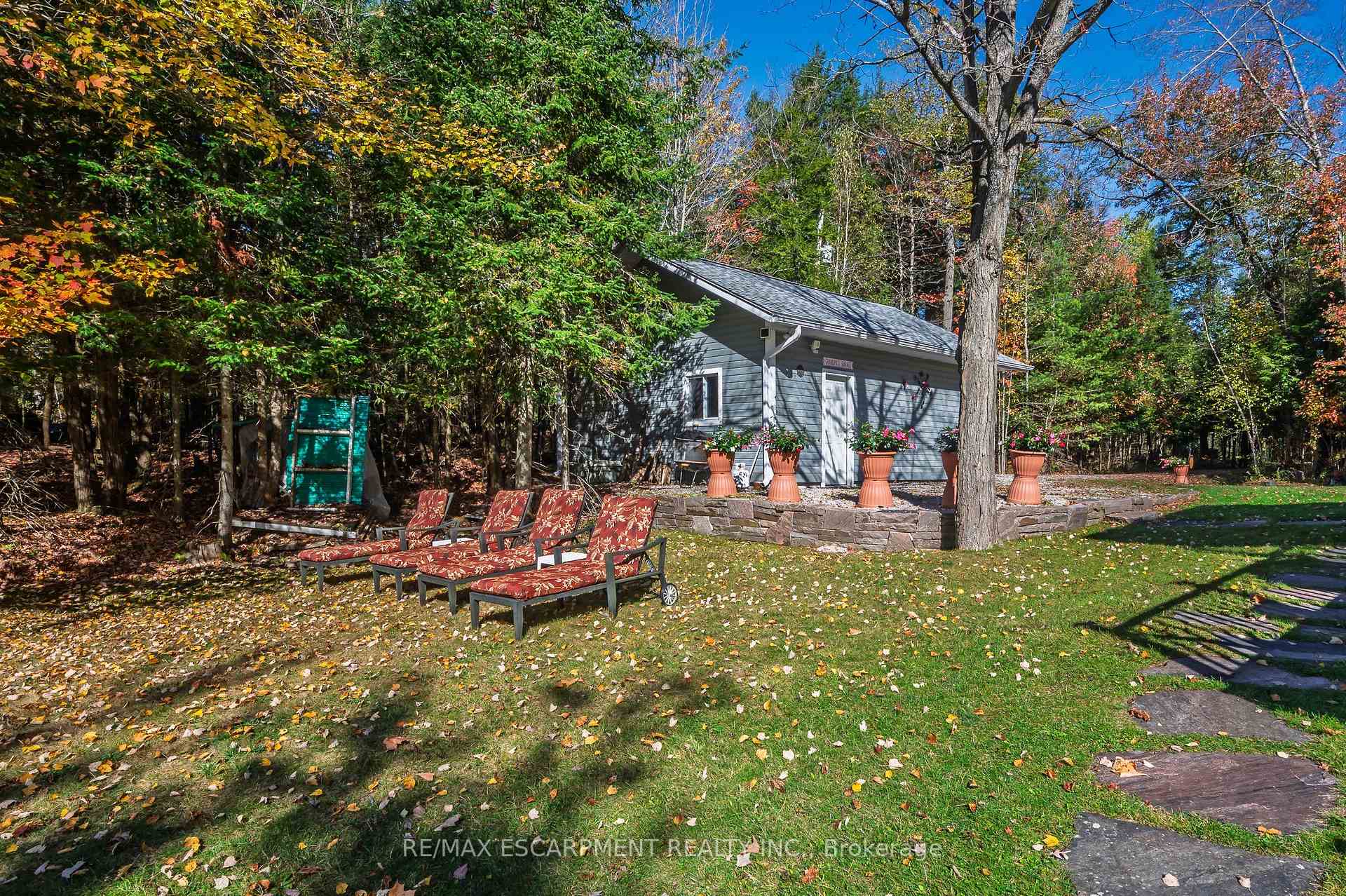 Photo 30 of 1012 Armstrong Road, Gravenhurst, Wood (Gravenhurst) — HOMEH