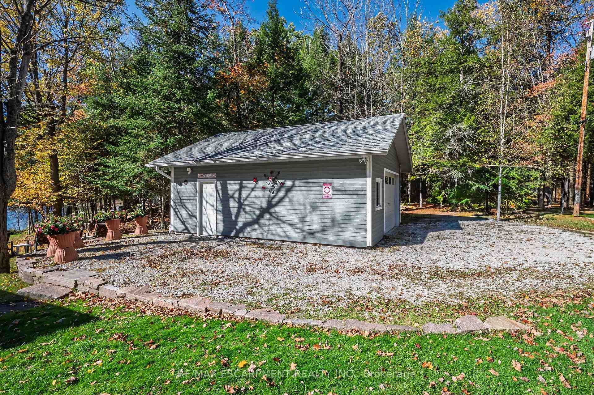 Photo 31 of 1012 Armstrong Road, Gravenhurst, Wood (Gravenhurst) — HOMEH