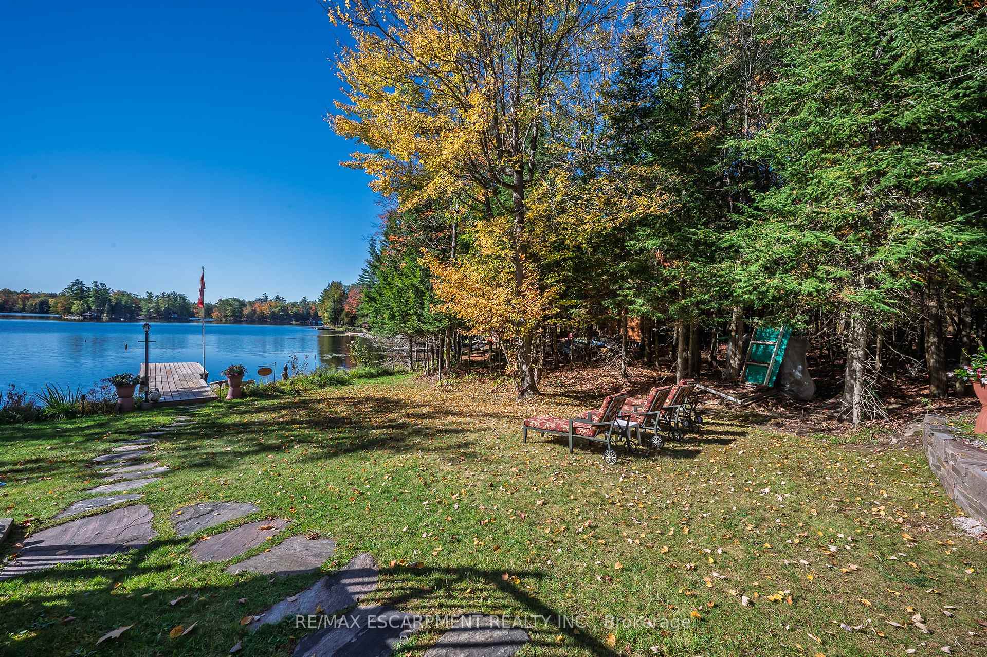 Photo 38 of 1012 Armstrong Road, Gravenhurst, Wood (Gravenhurst) — HOMEH