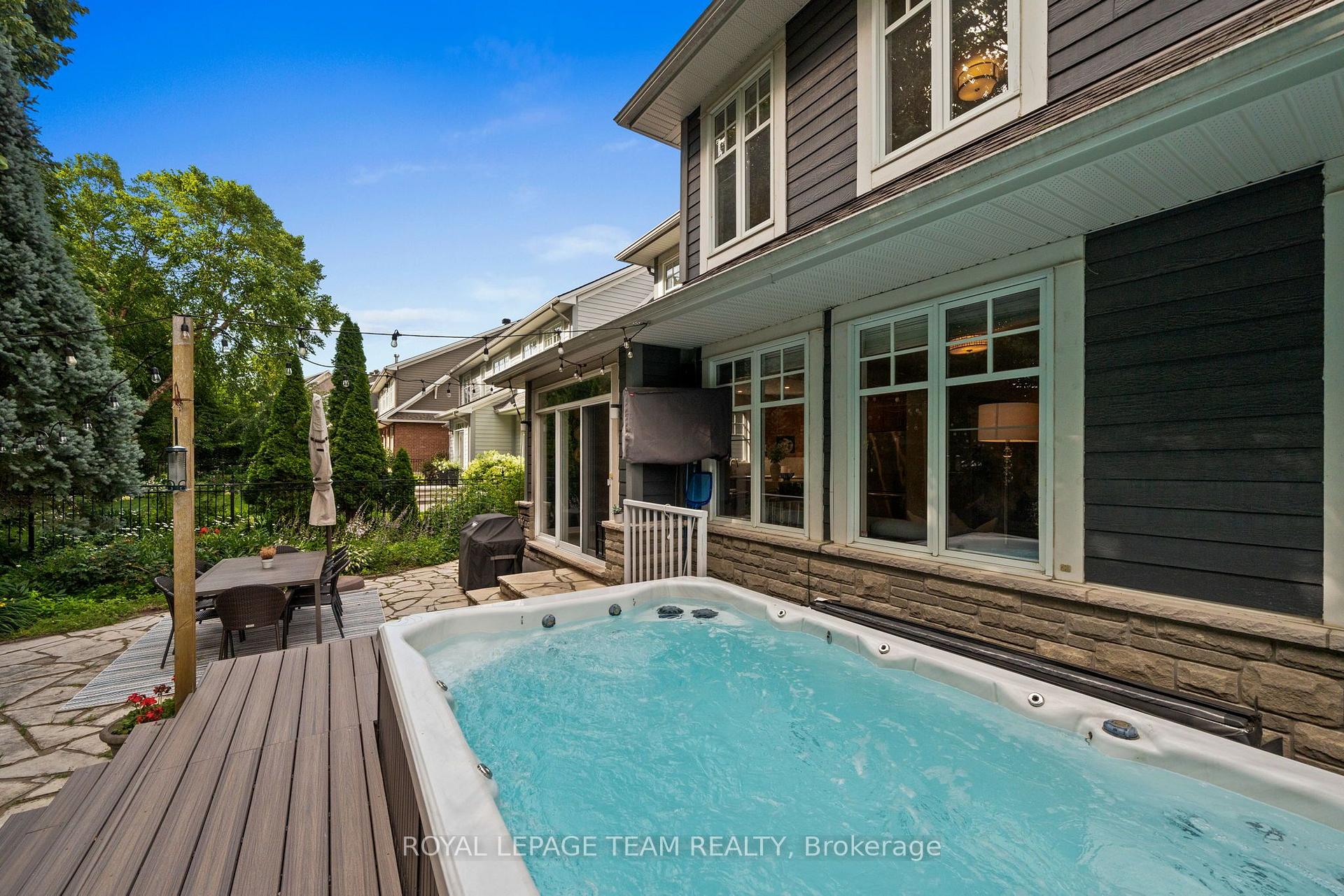 Photo 3 of 14 Ironside Court, Ottawa, Kanata - Kanata Lakes/Heritage Hills — HOMEH