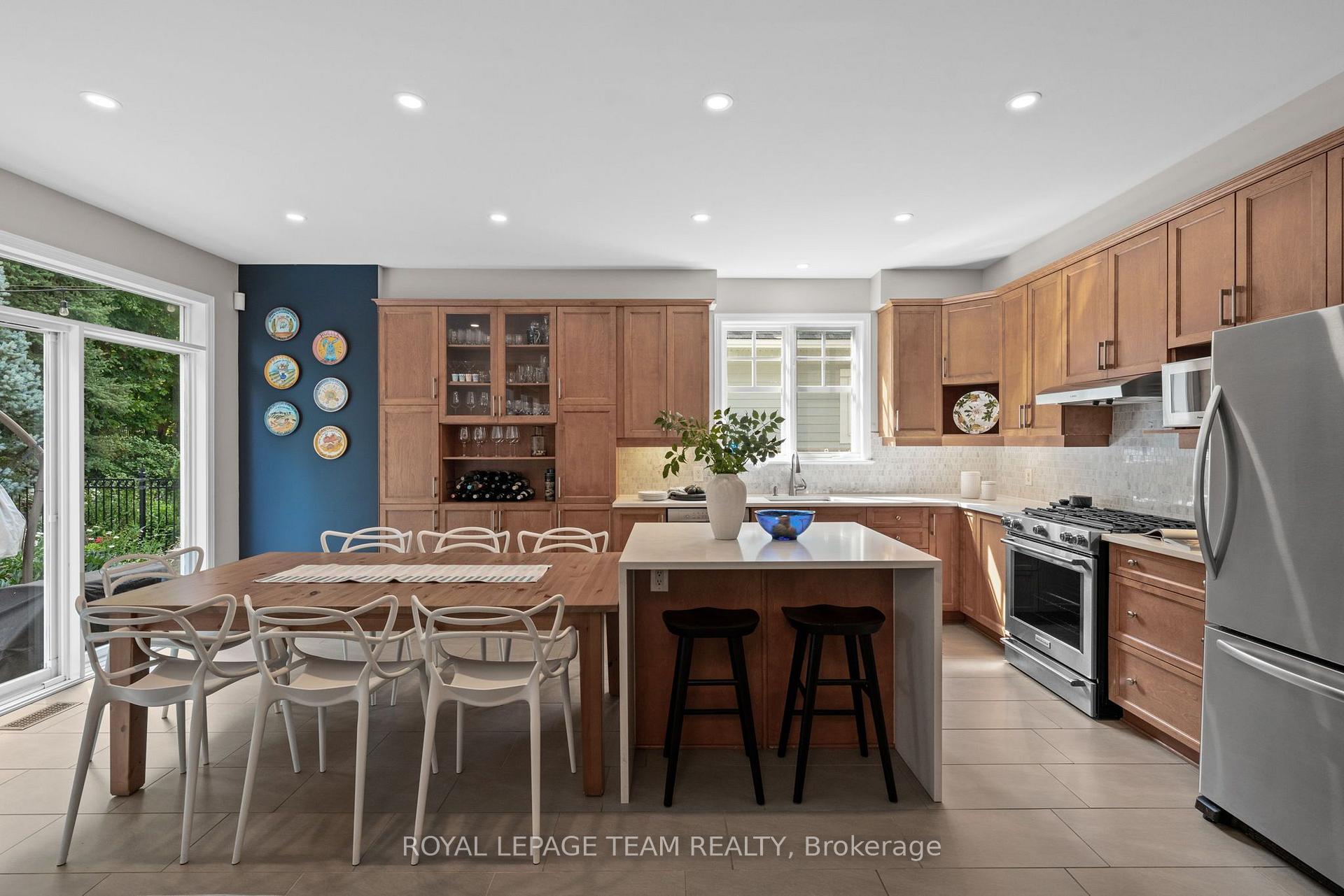 Photo 15 of 14 Ironside Court, Ottawa, Kanata - Kanata Lakes/Heritage Hills — HOMEH