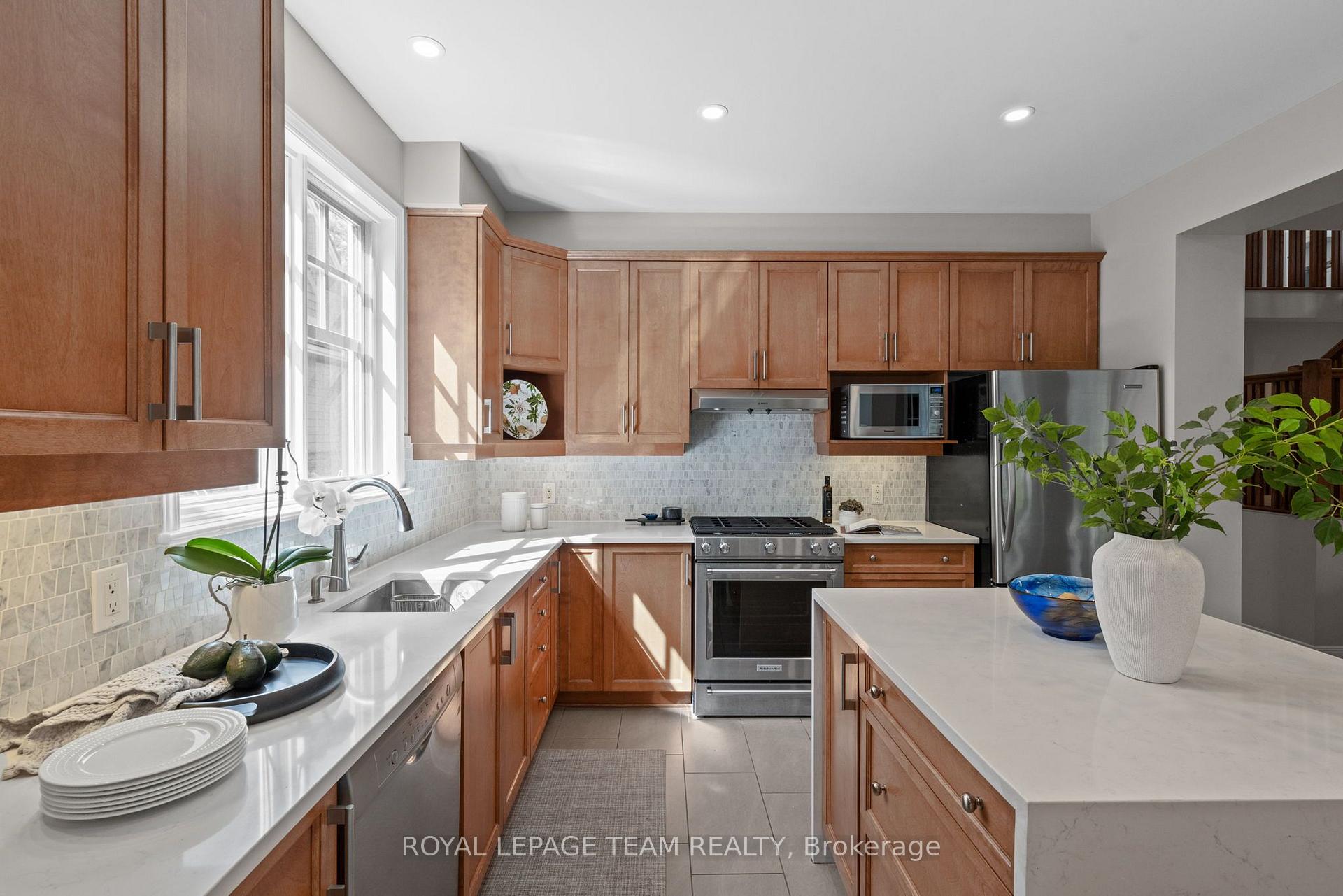 Photo 17 of 14 Ironside Court, Ottawa, Kanata - Kanata Lakes/Heritage Hills — HOMEH