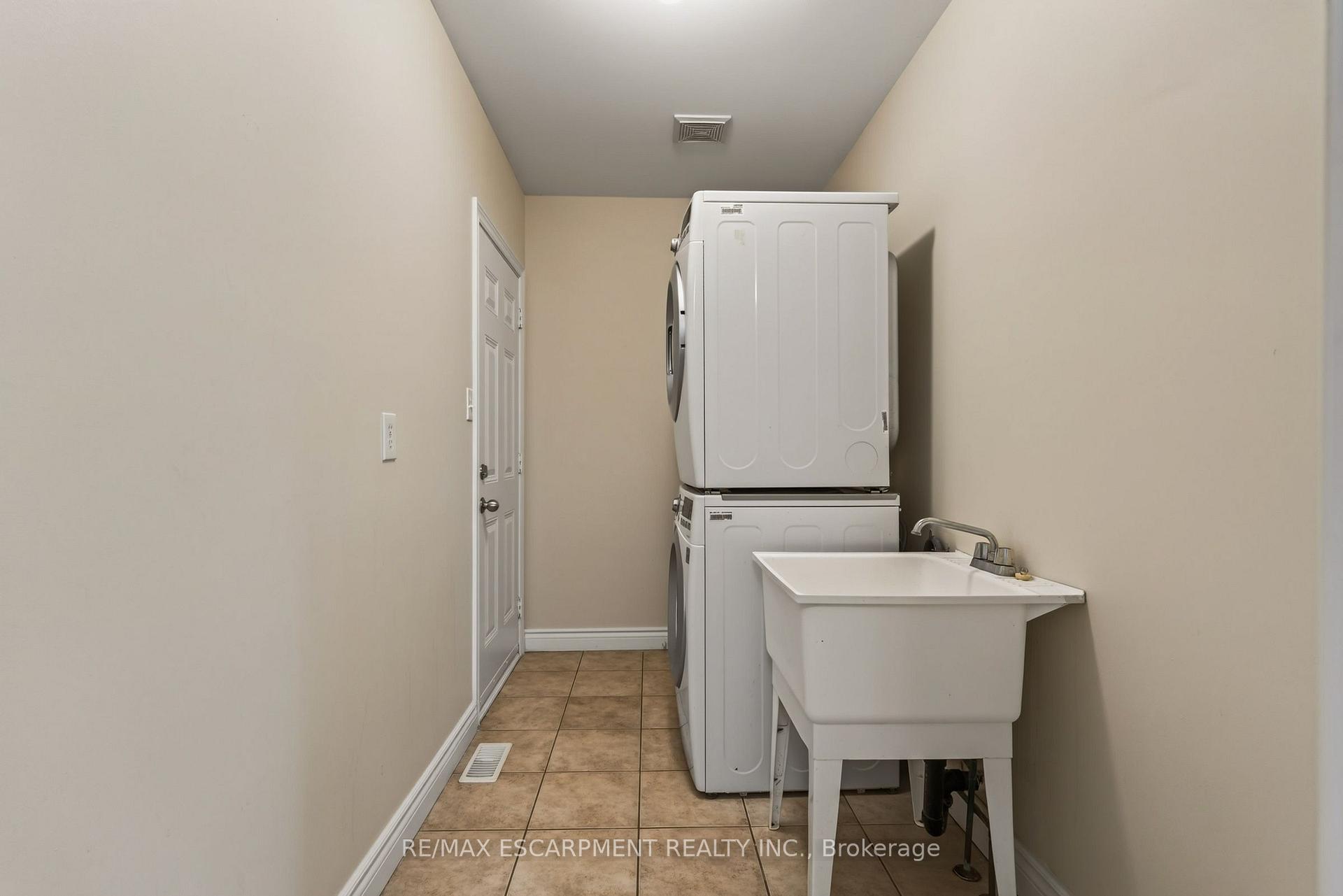 Photo 17 of 1079 Tupper Drive, Milton, Clarke — HOMEH