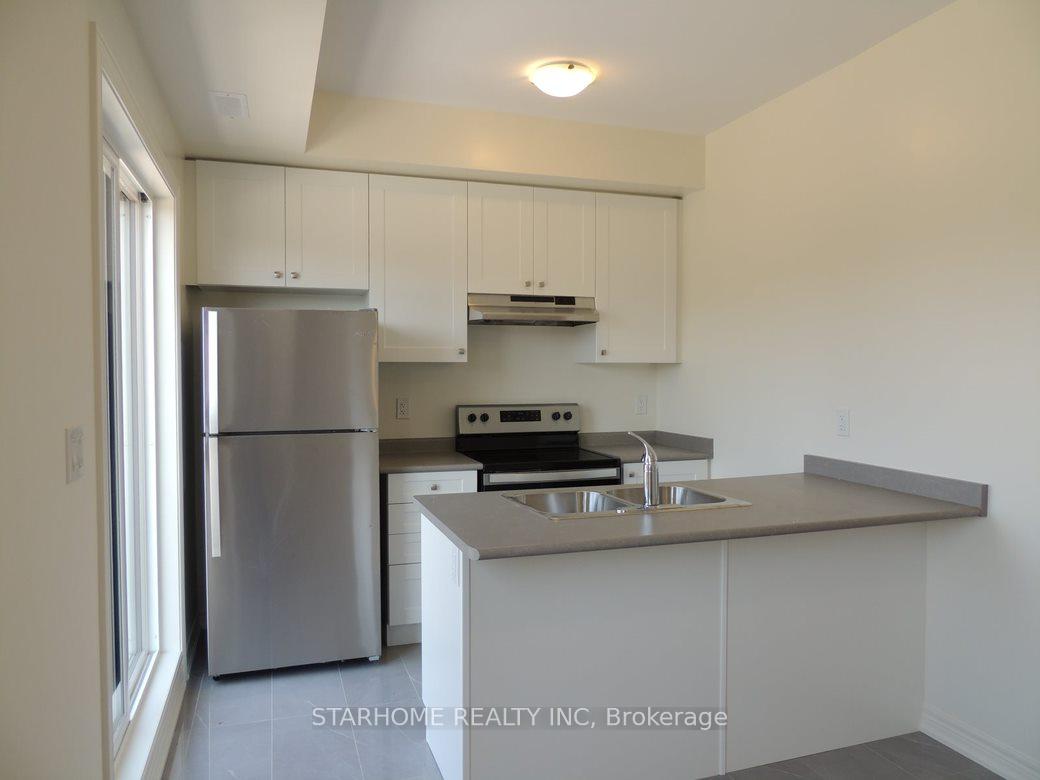 Front of Unit Coach, 9436 Bayview Avenue