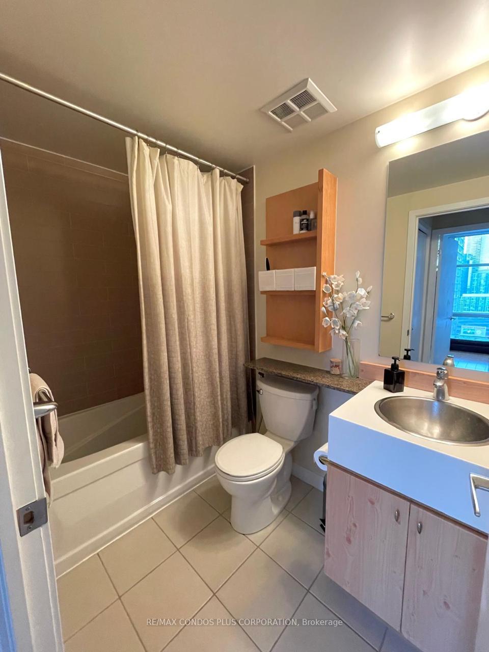Photo 10 of Unit 2608, 35 Mariner Terrace, Toronto, Waterfront Communities — HOMEH