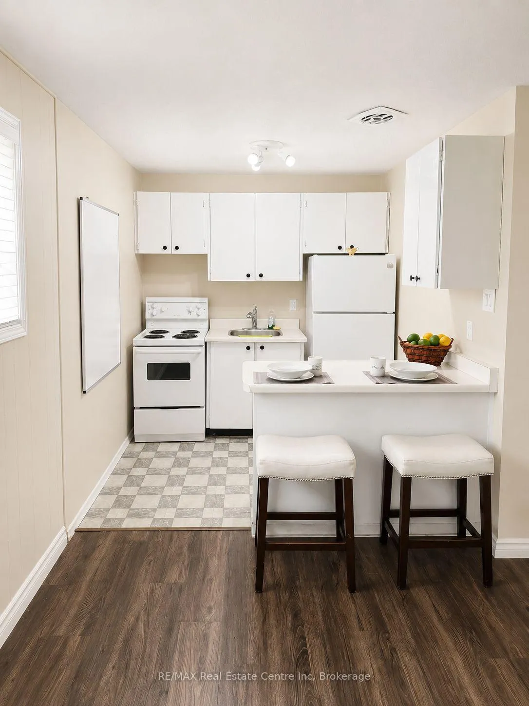 Photo 10 of Unit 102, 57 Conroy Crescent, Guelph, Dovercliffe Park/Old University — HOMEH