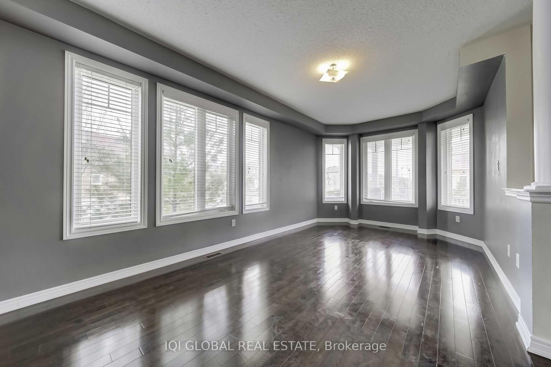 Photo 4 of 2 Bowkett Drive, Richmond Hill, Jefferson — HOMEH