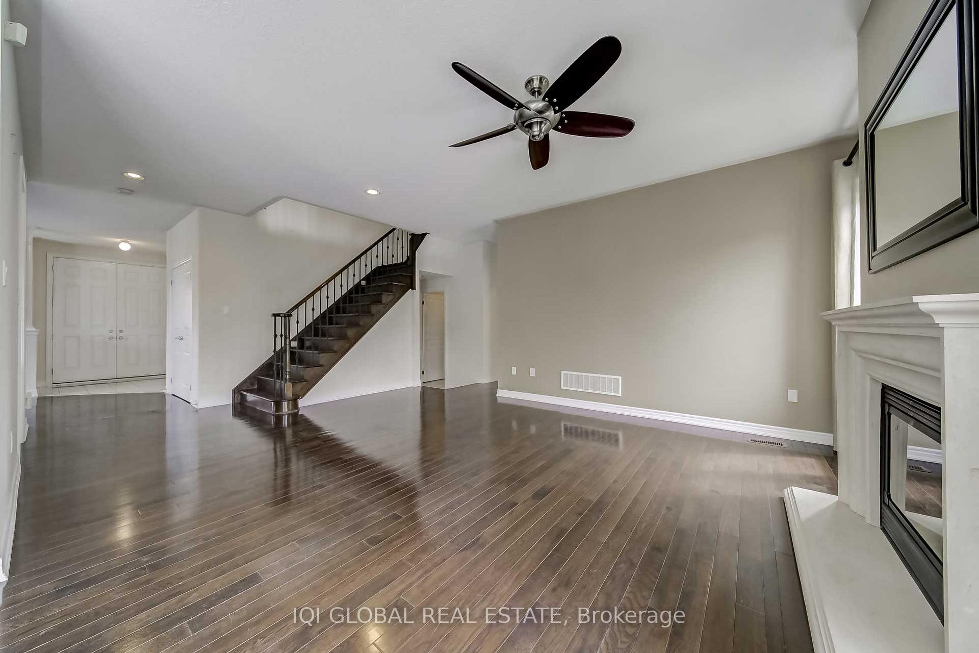 Photo 5 of 2 Bowkett Drive, Richmond Hill, Jefferson — HOMEH