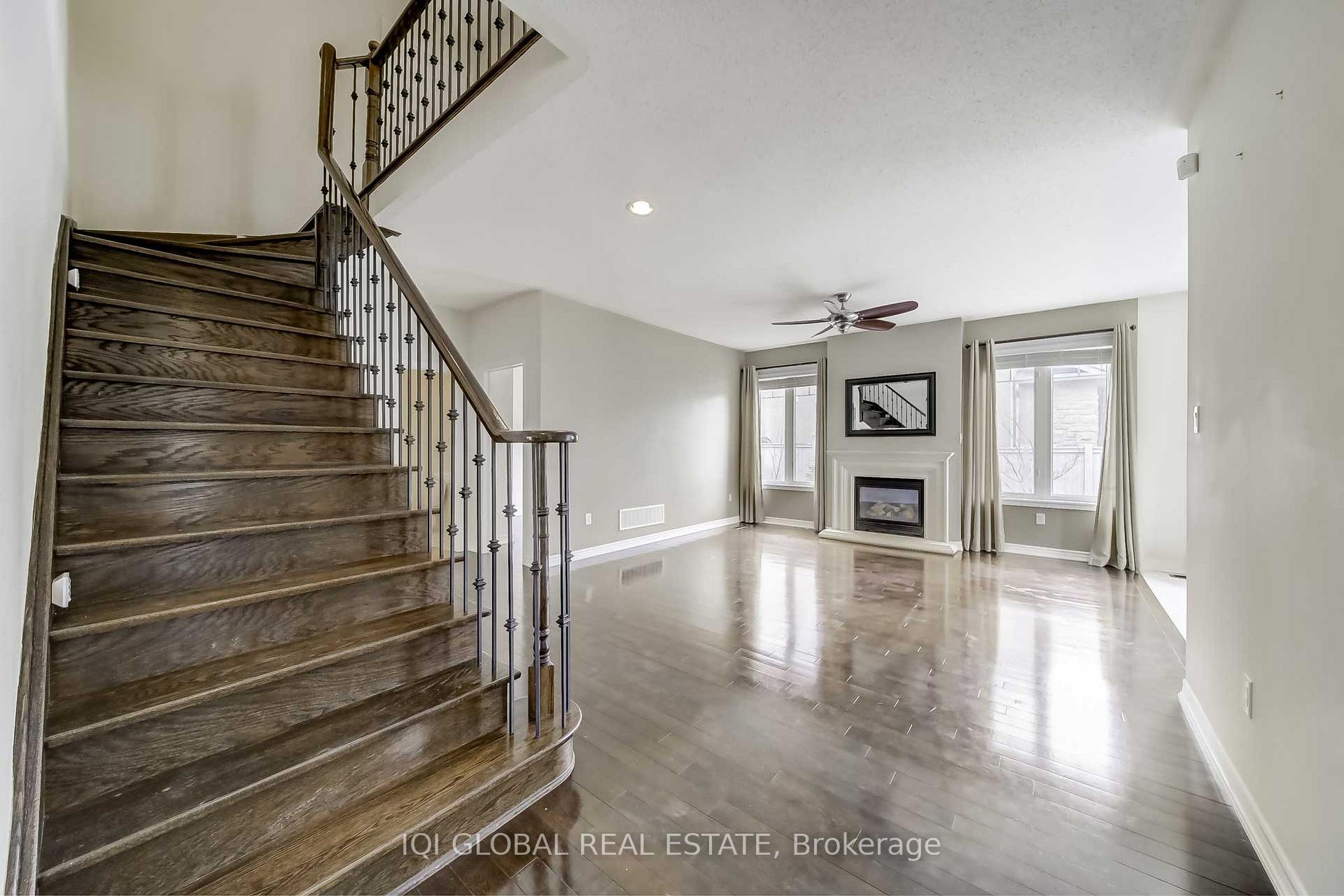 Photo 6 of 2 Bowkett Drive, Richmond Hill, Jefferson — HOMEH