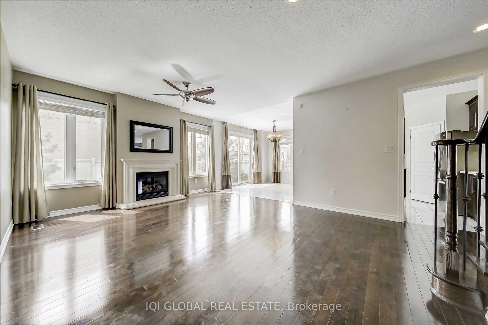 Photo 8 of 2 Bowkett Drive, Richmond Hill, Jefferson — HOMEH