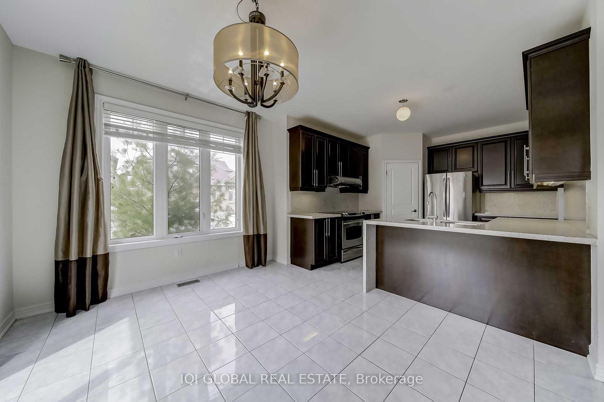 Photo 11 of 2 Bowkett Drive, Richmond Hill, Jefferson — HOMEH