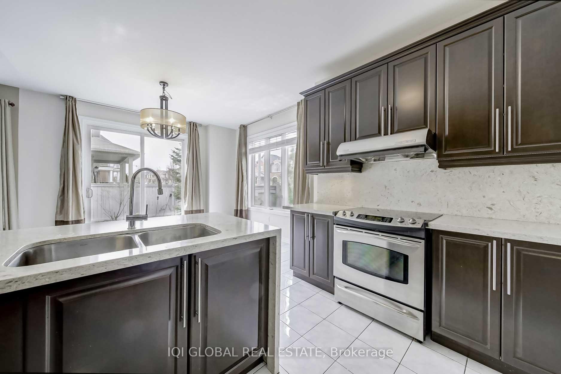 Photo 14 of 2 Bowkett Drive, Richmond Hill, Jefferson — HOMEH