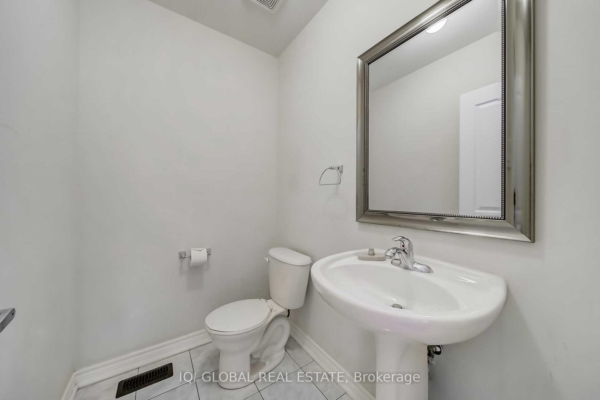 Photo 16 of 2 Bowkett Drive, Richmond Hill, Jefferson — HOMEH