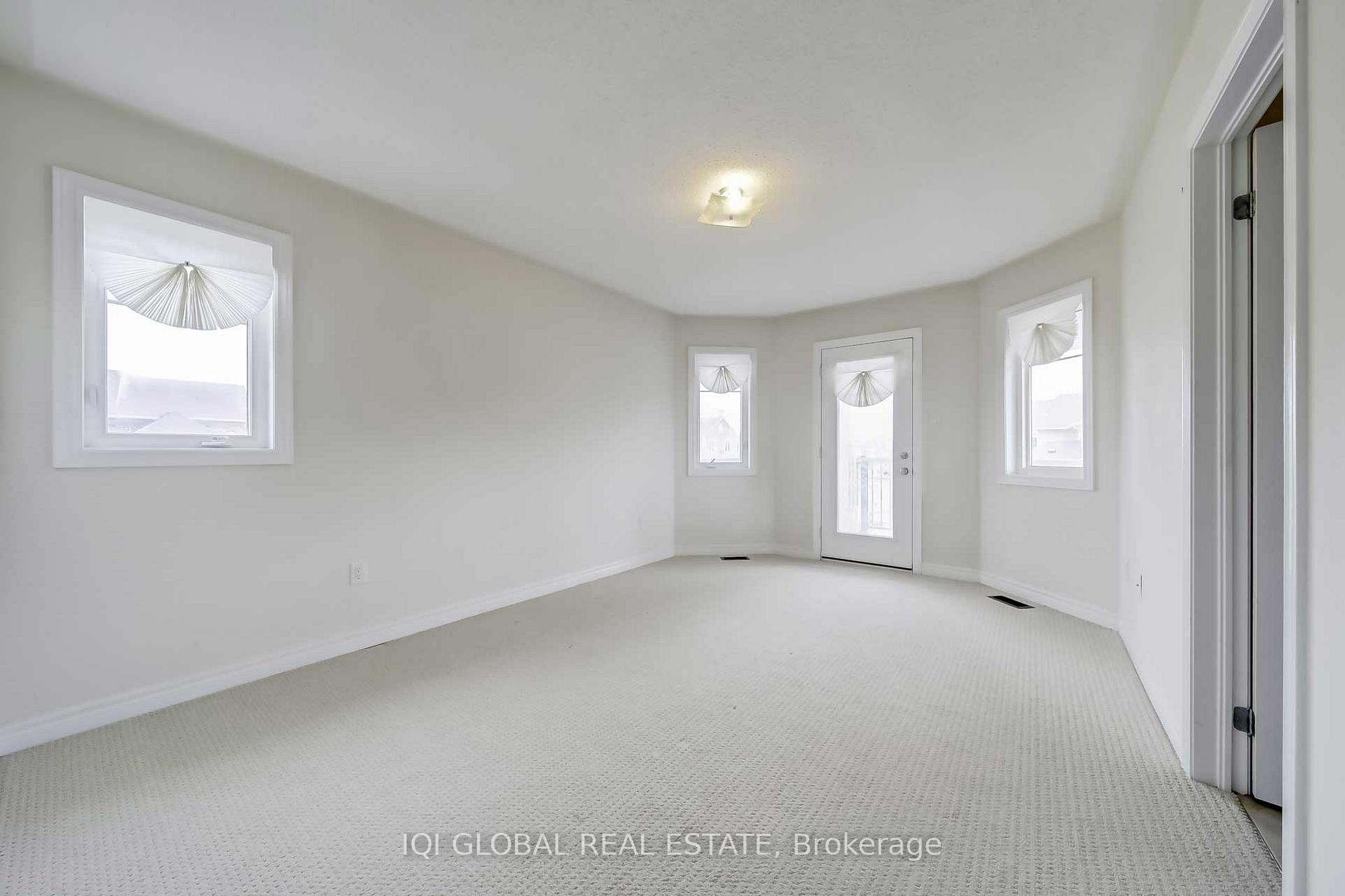 Photo 19 of 2 Bowkett Drive, Richmond Hill, Jefferson — HOMEH