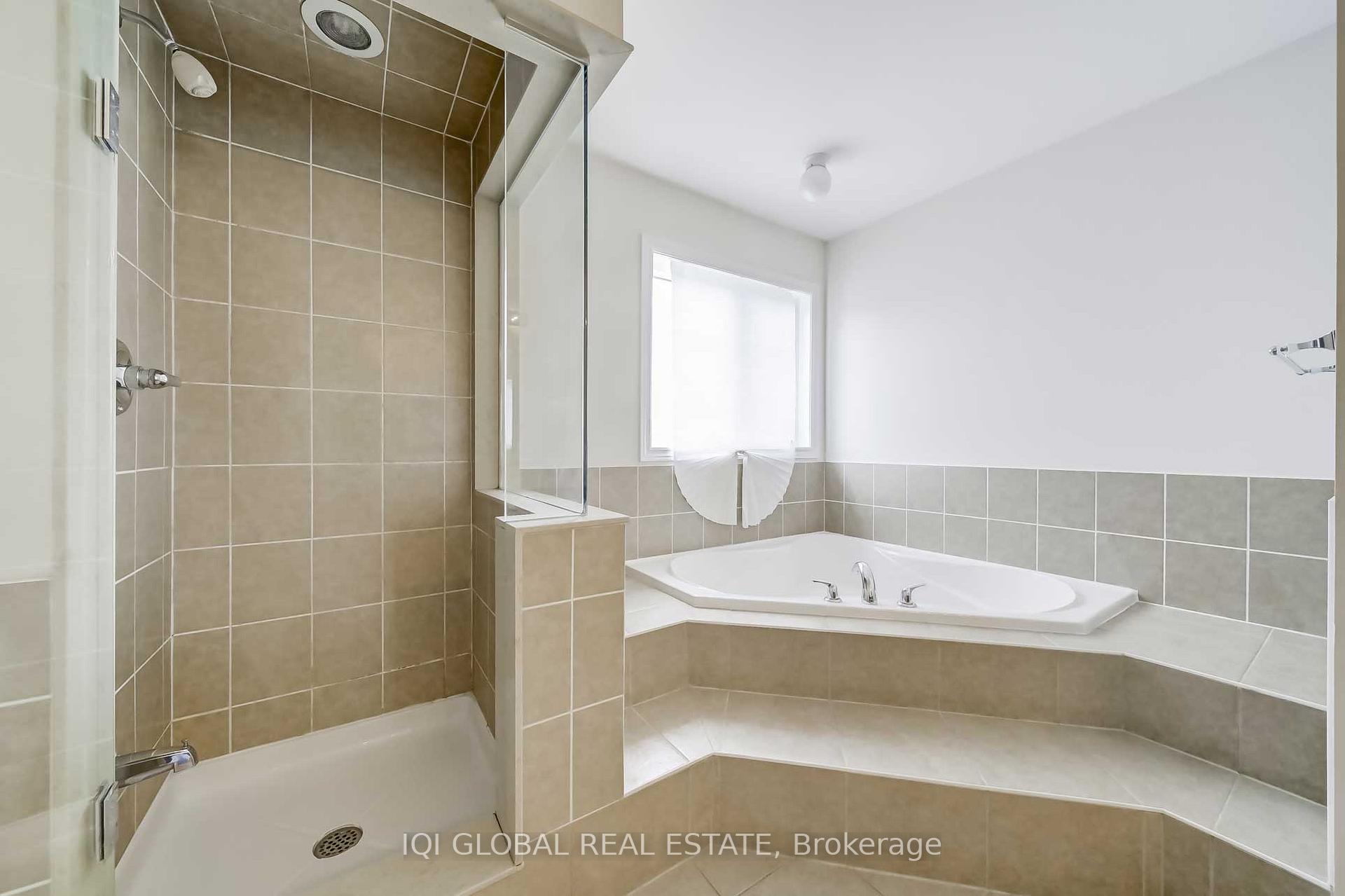 Photo 20 of 2 Bowkett Drive, Richmond Hill, Jefferson — HOMEH