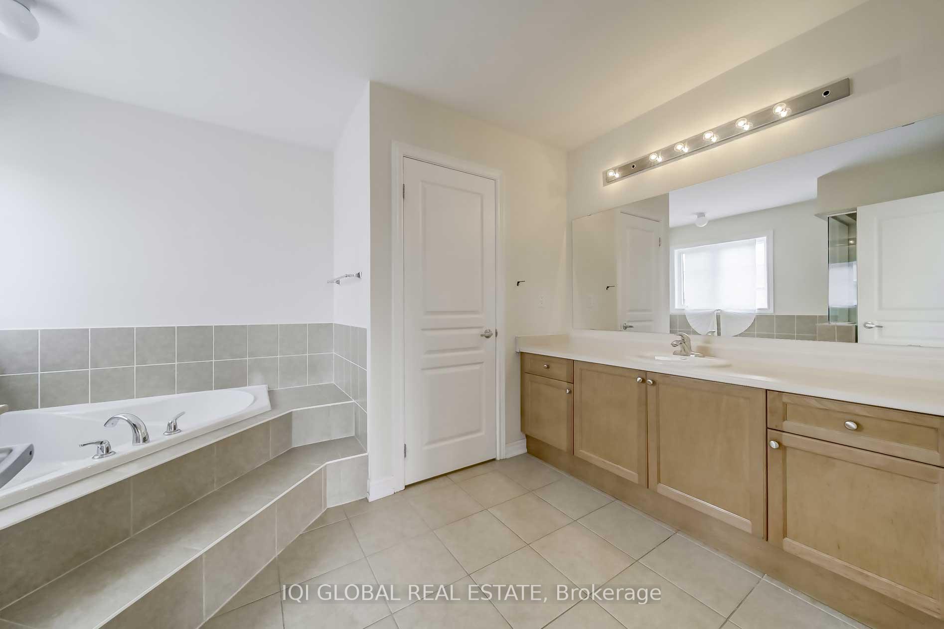 Photo 21 of 2 Bowkett Drive, Richmond Hill, Jefferson — HOMEH