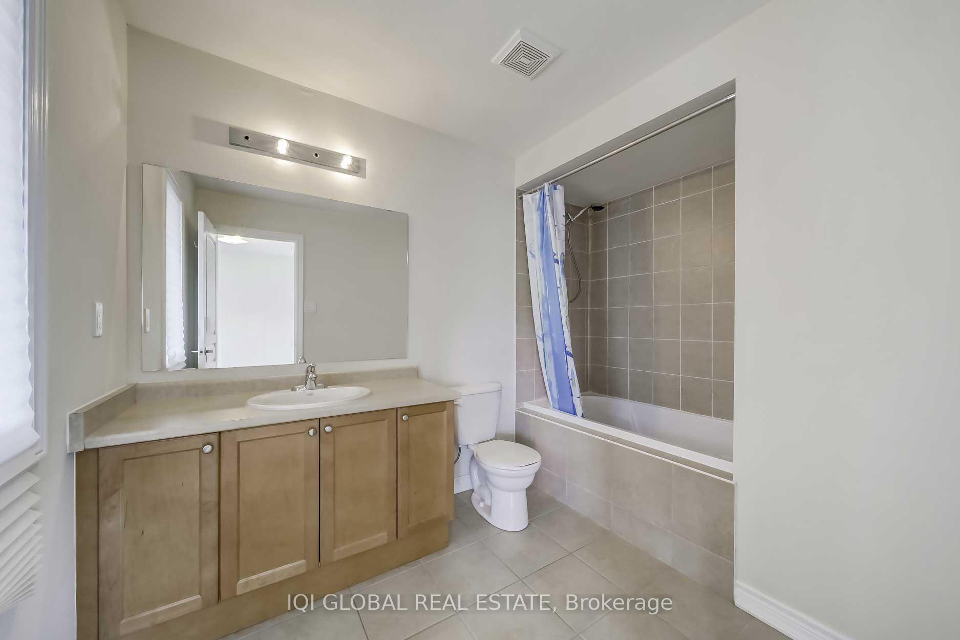 Photo 24 of 2 Bowkett Drive, Richmond Hill, Jefferson — HOMEH