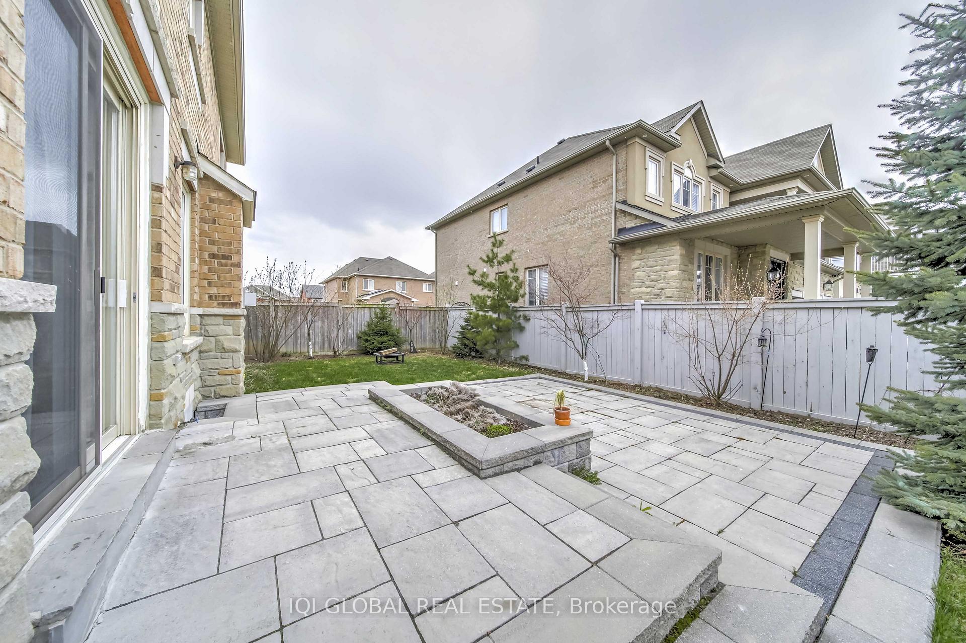 Photo 26 of 2 Bowkett Drive, Richmond Hill, Jefferson — HOMEH