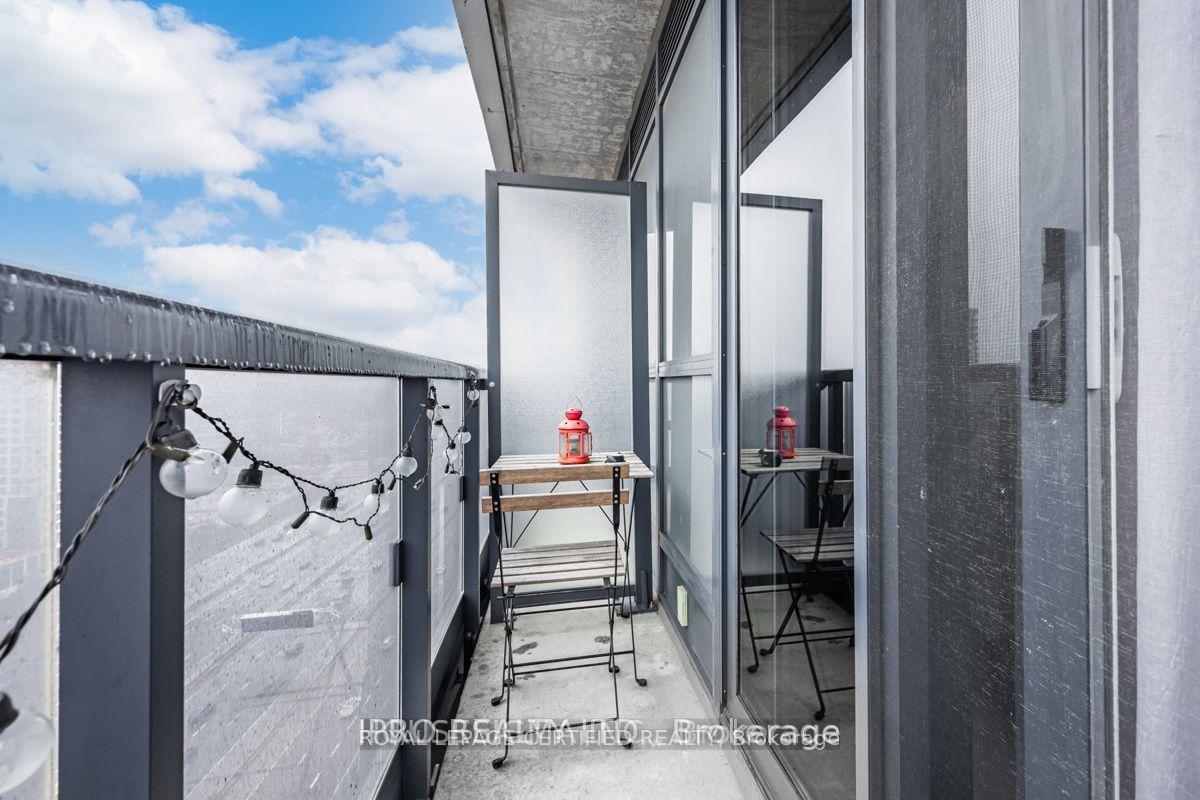 Photo 8 of Unit 1908, 5 Valhalla Inn Road, Etobicoke, Islington-City Centre West — HOMEH