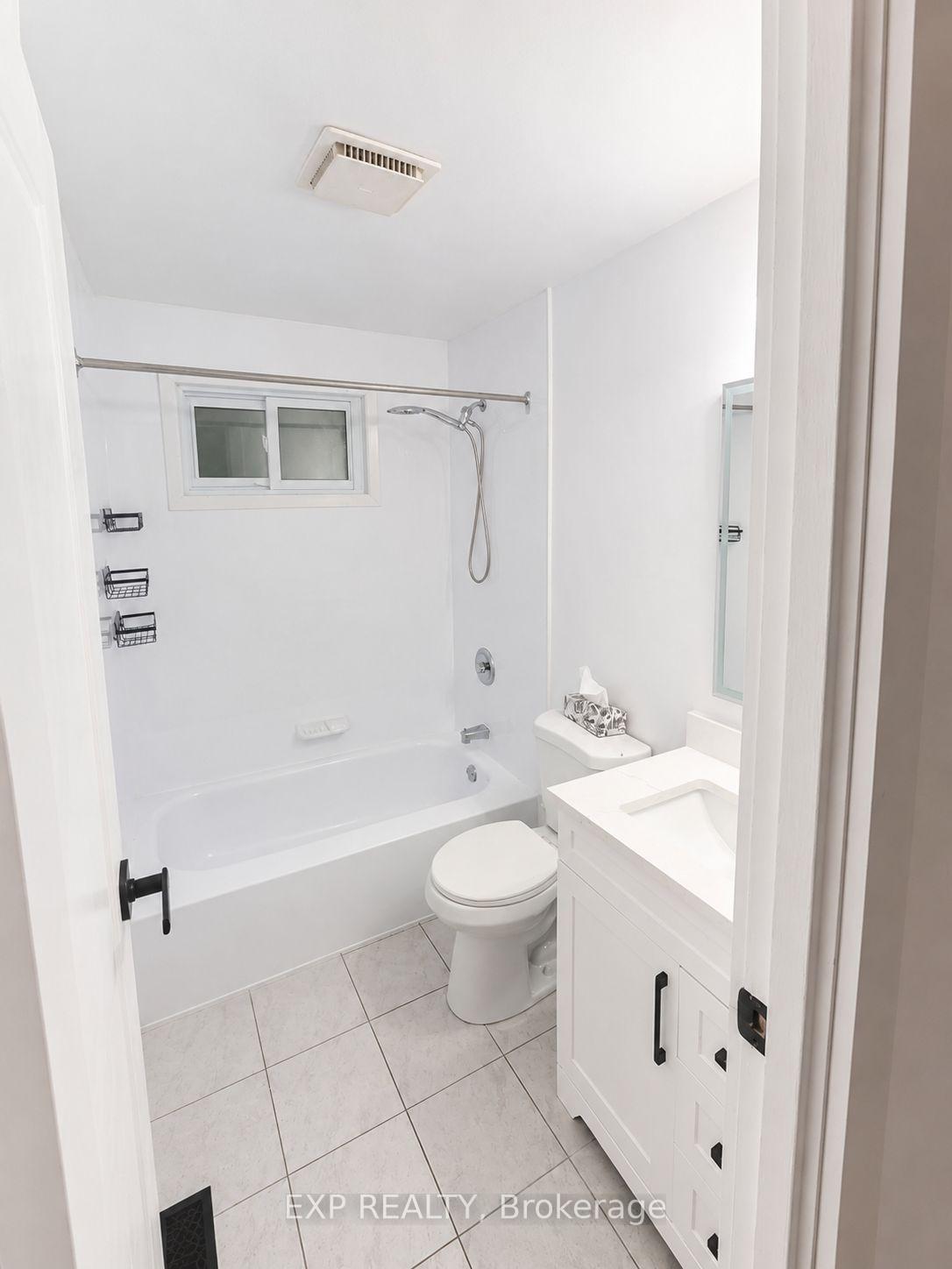 Photo 6 of Unit A, 428 Hatfield Crescent, Ottawa, Bilberry Creek/Queenswood Heights — HOMEH