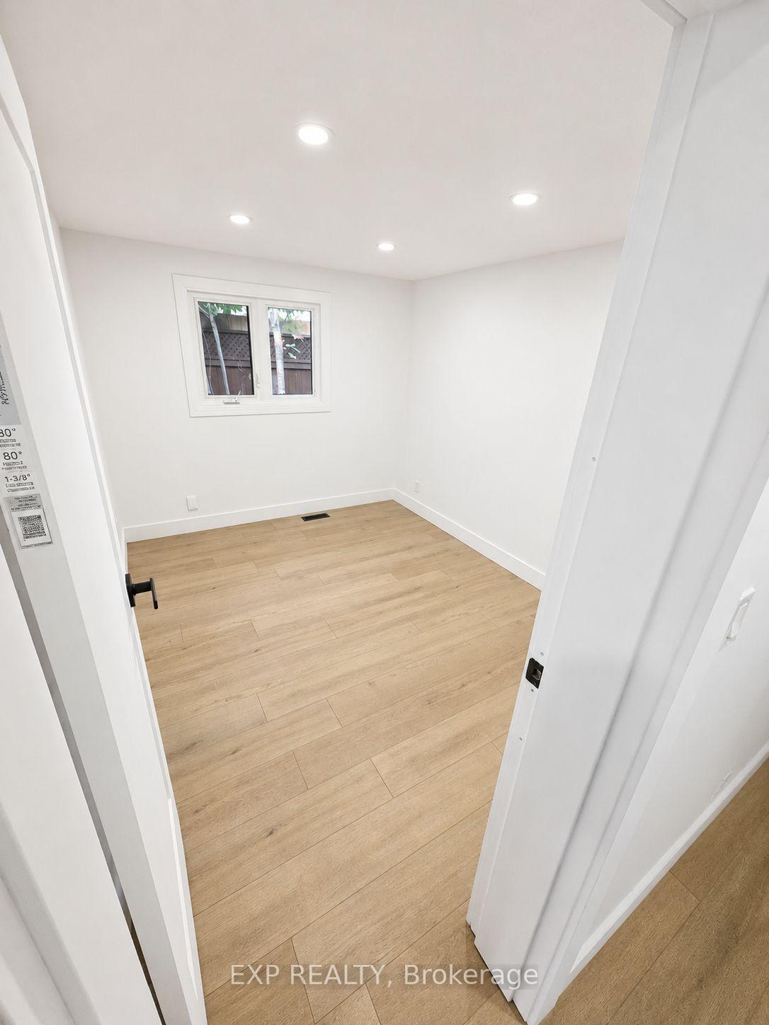 Photo 7 of Unit A, 428 Hatfield Crescent, Ottawa, Bilberry Creek/Queenswood Heights — HOMEH