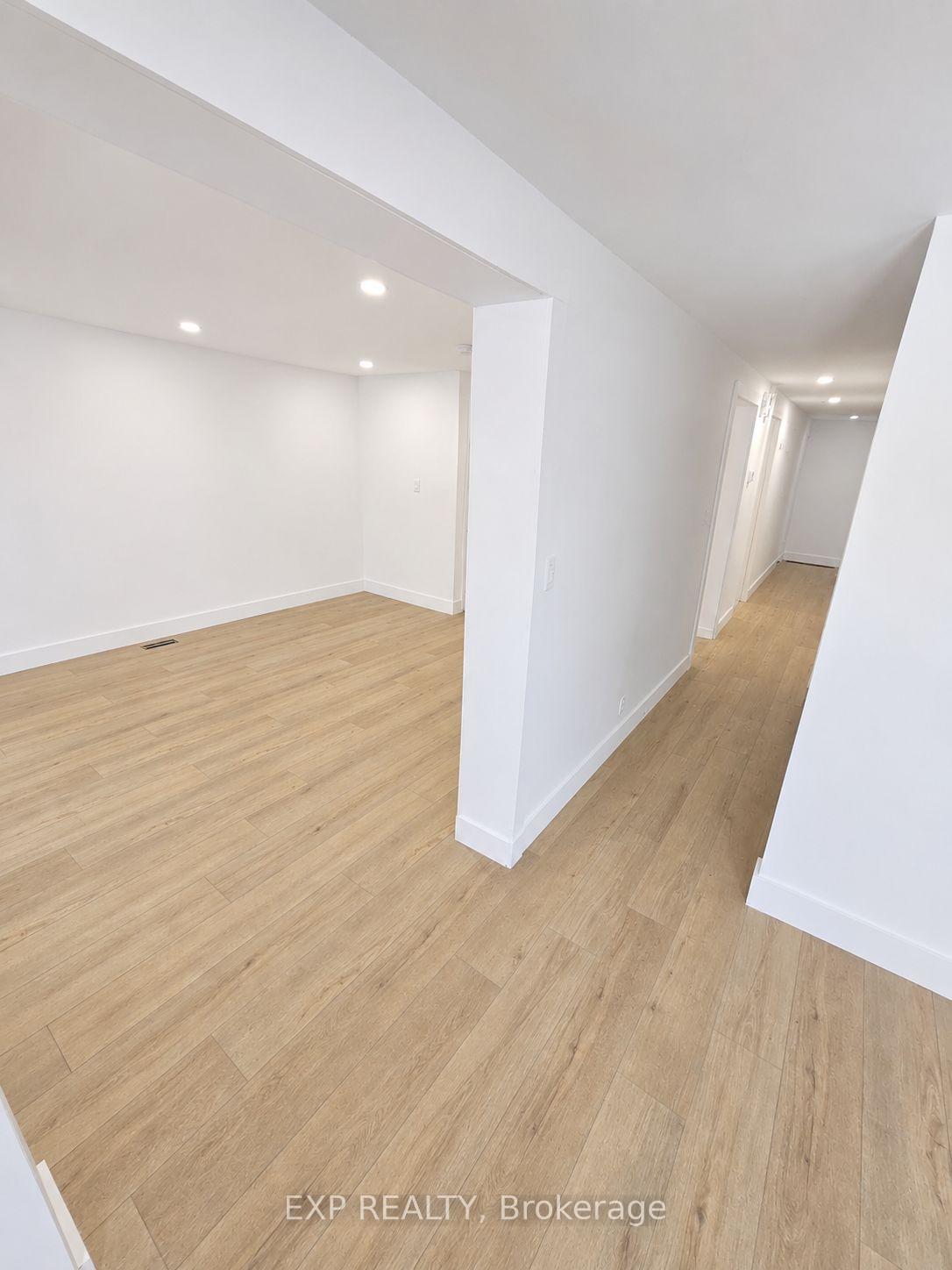 Photo 12 of Unit A, 428 Hatfield Crescent, Ottawa, Bilberry Creek/Queenswood Heights — HOMEH