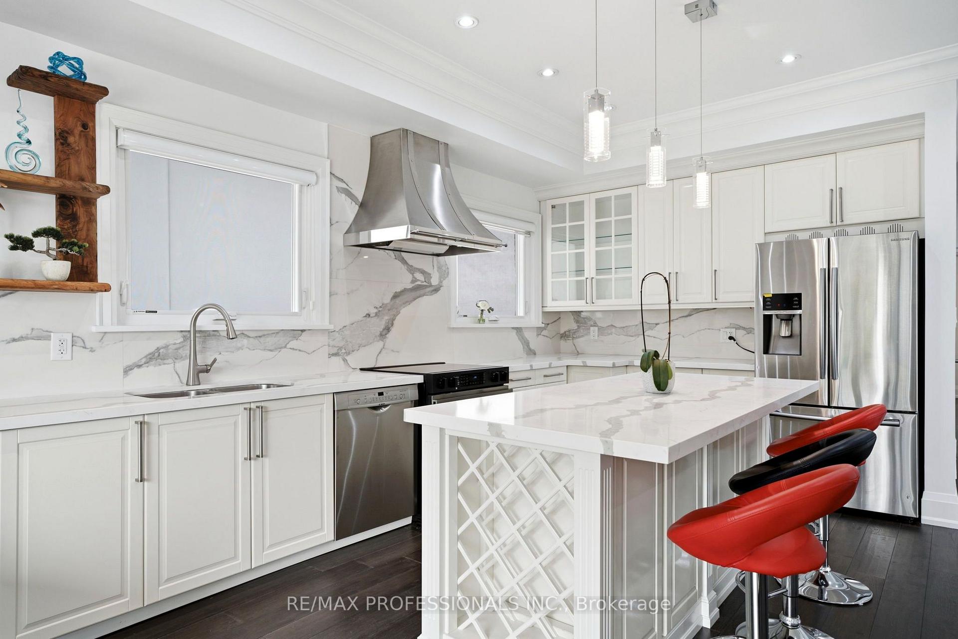 Photo 5 of 77 Cronin Drive, Etobicoke, Islington-City Centre West — HOMEH