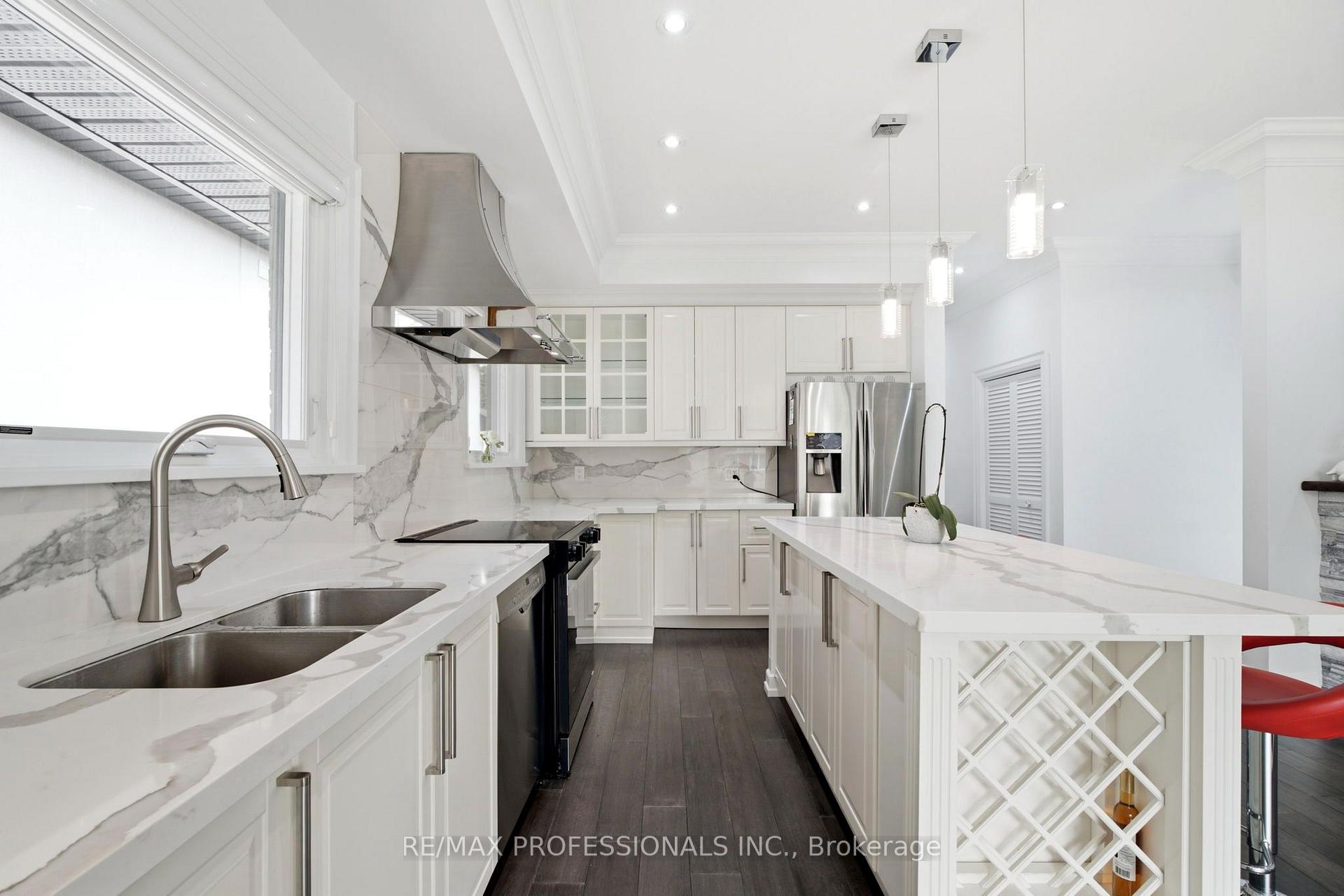Photo 6 of 77 Cronin Drive, Etobicoke, Islington-City Centre West — HOMEH