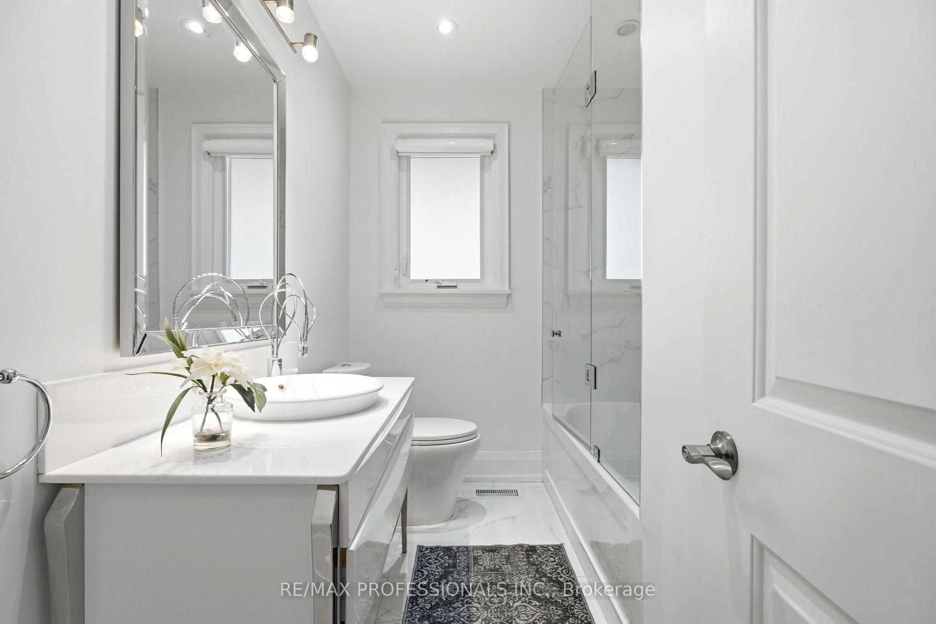 Photo 13 of 77 Cronin Drive, Etobicoke, Islington-City Centre West — HOMEH