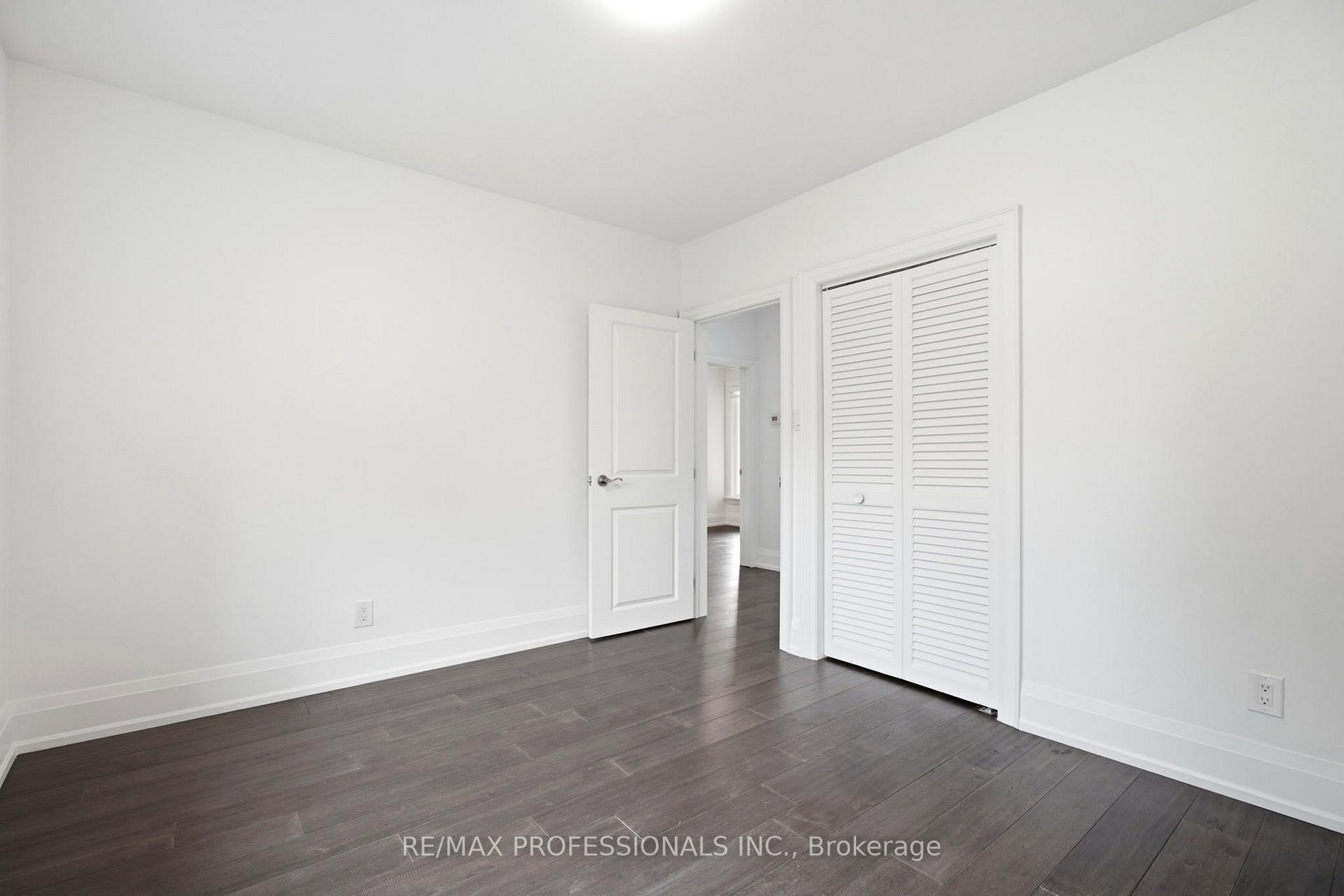 Photo 17 of 77 Cronin Drive, Etobicoke, Islington-City Centre West — HOMEH