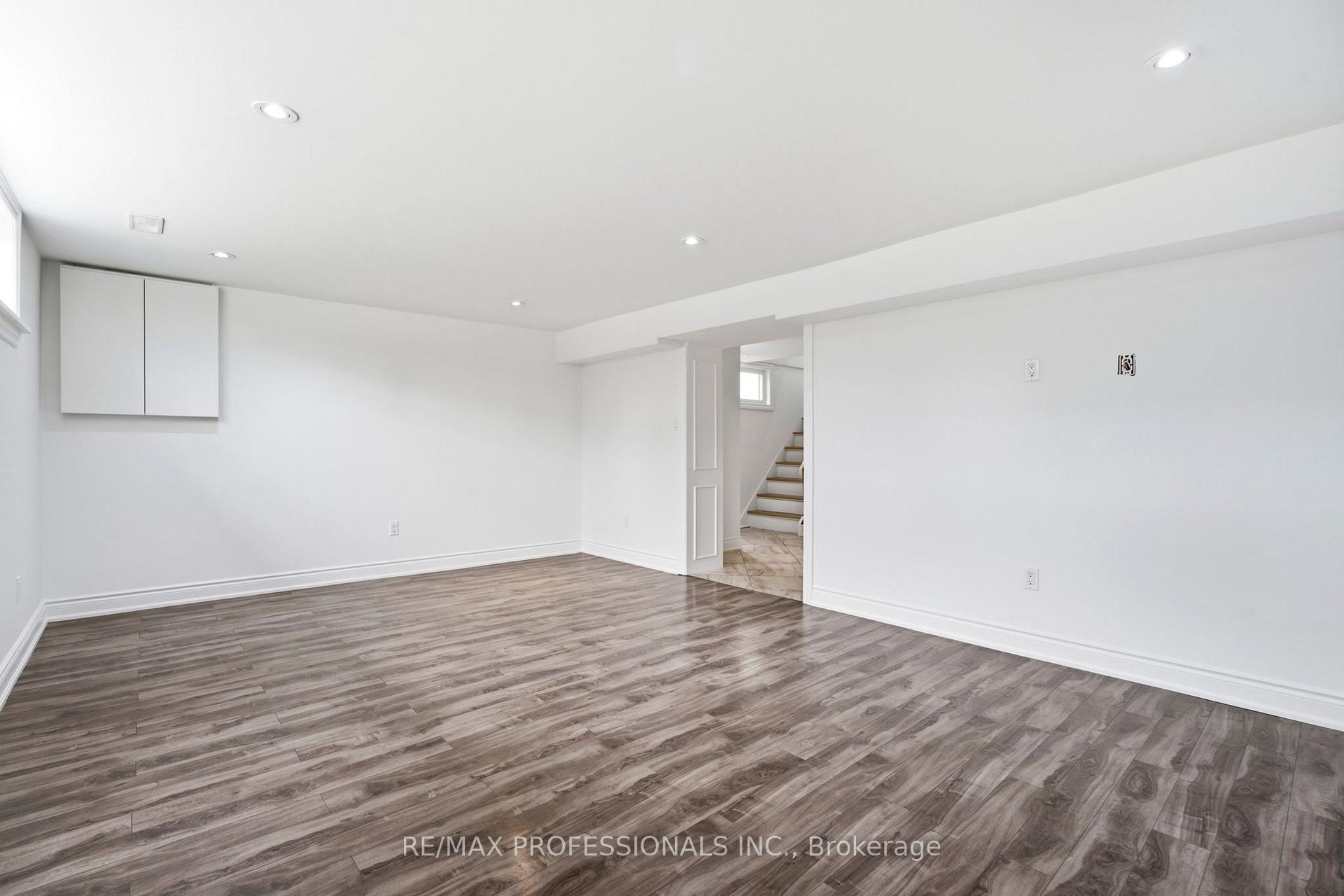 Photo 22 of 77 Cronin Drive, Etobicoke, Islington-City Centre West — HOMEH