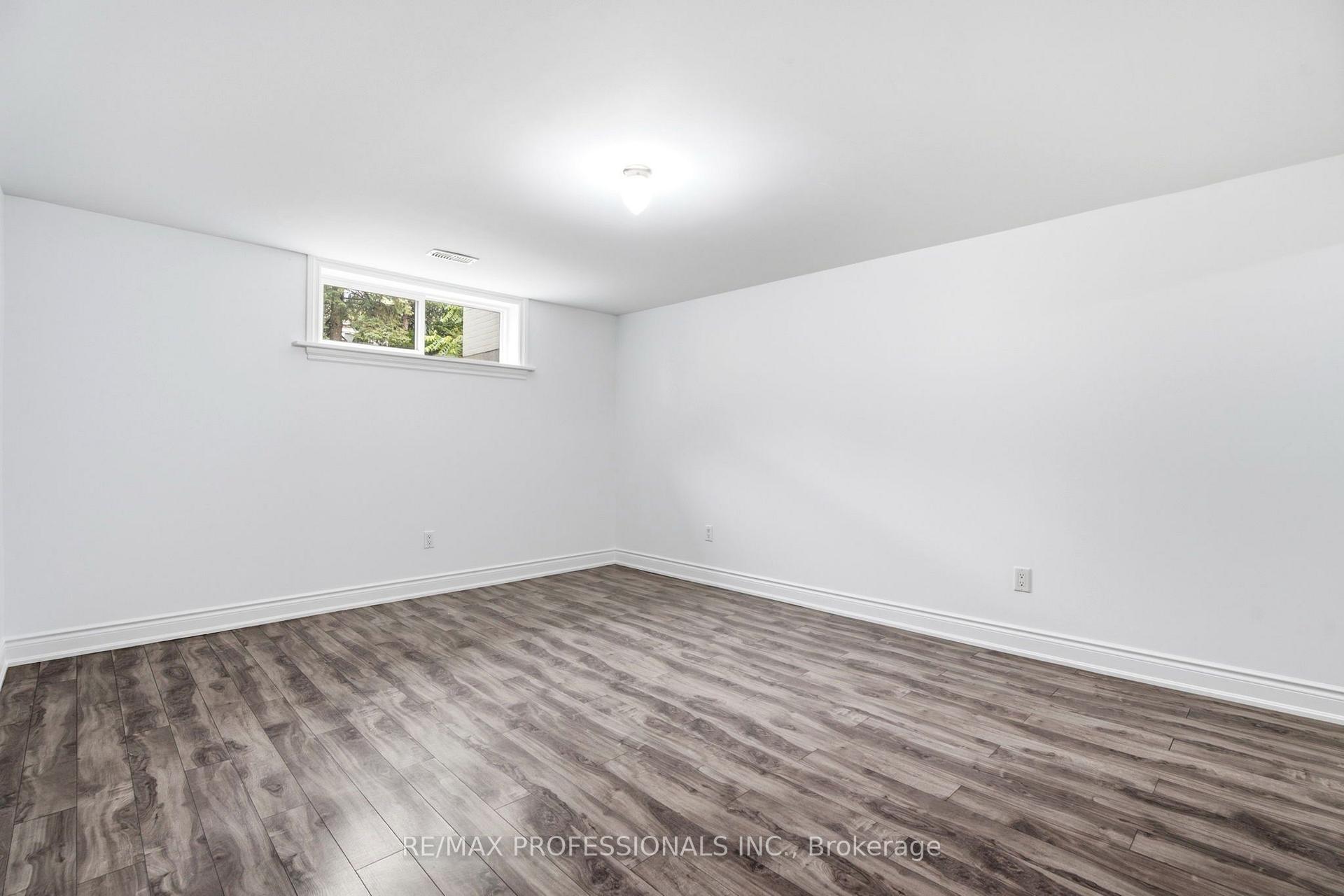 Photo 27 of 77 Cronin Drive, Etobicoke, Islington-City Centre West — HOMEH