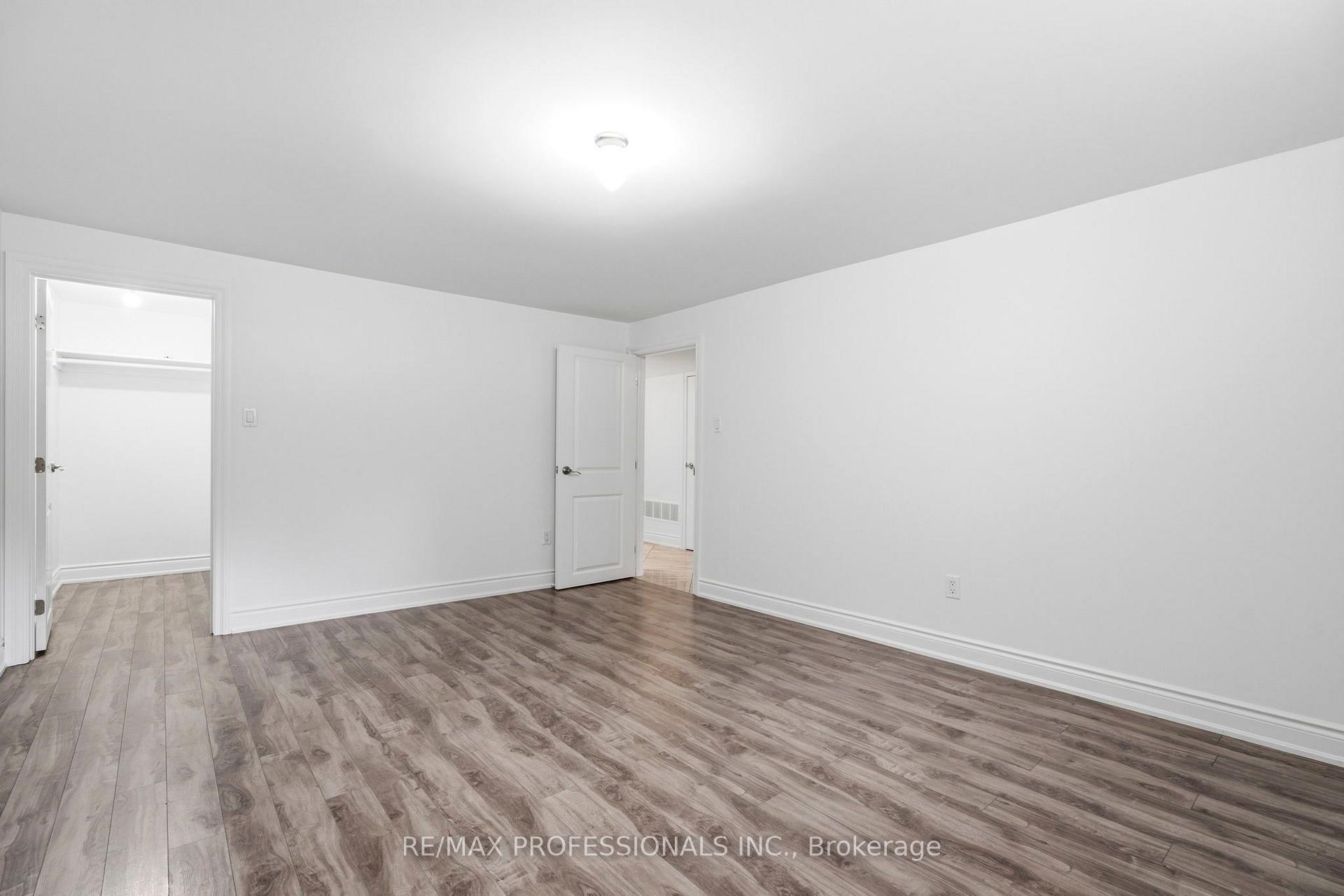 Photo 28 of 77 Cronin Drive, Etobicoke, Islington-City Centre West — HOMEH
