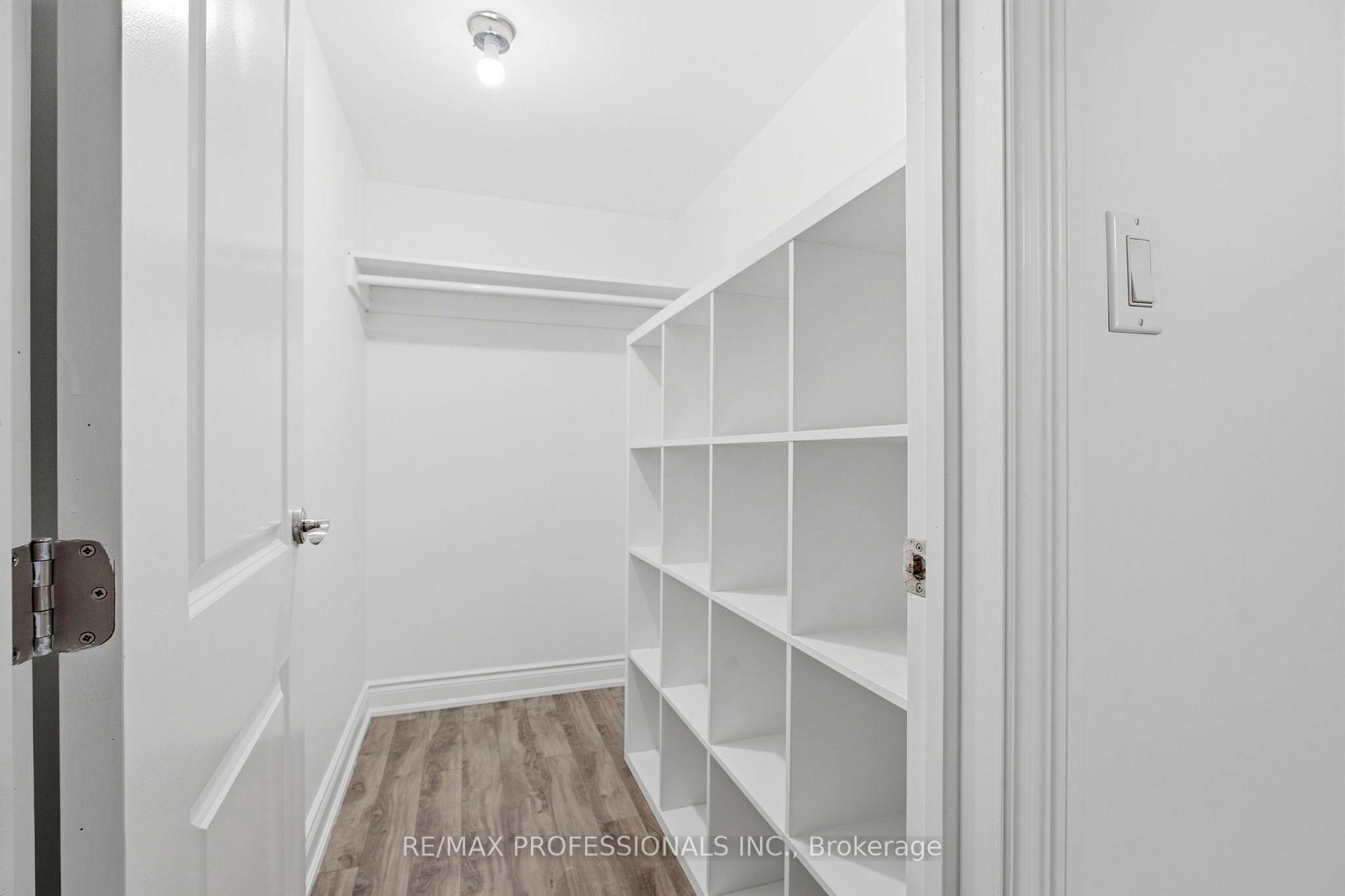 Photo 29 of 77 Cronin Drive, Etobicoke, Islington-City Centre West — HOMEH