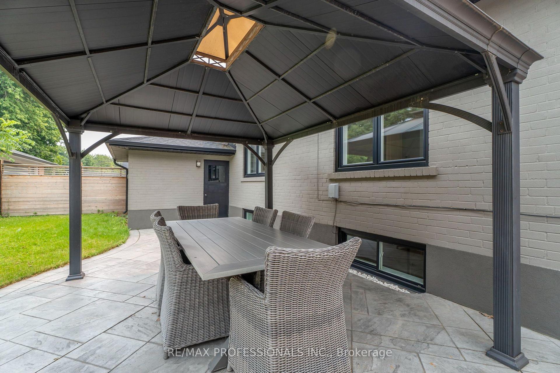 Photo 33 of 77 Cronin Drive, Etobicoke, Islington-City Centre West — HOMEH