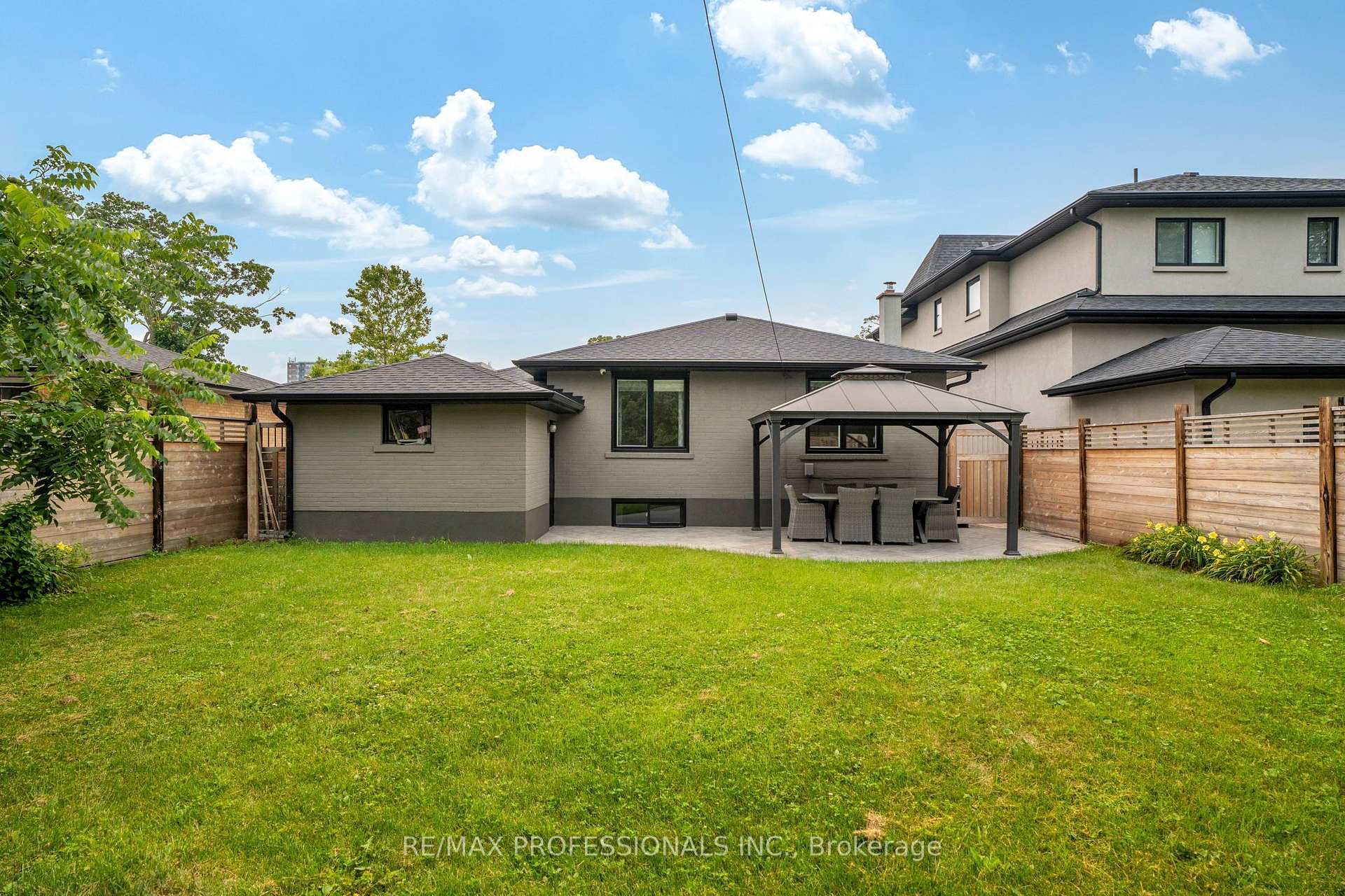 Photo 35 of 77 Cronin Drive, Etobicoke, Islington-City Centre West — HOMEH