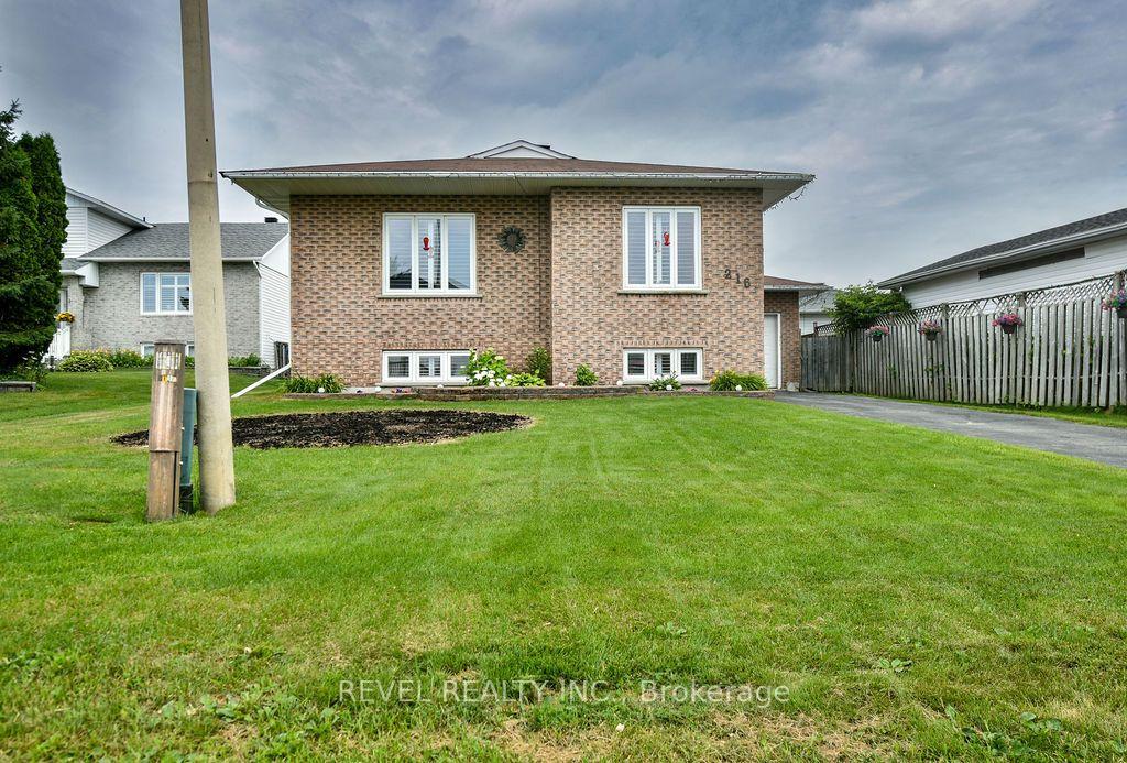 Photo 1 of 216 Renee Place, Timmins, TNW - Riverpark — HOMEH