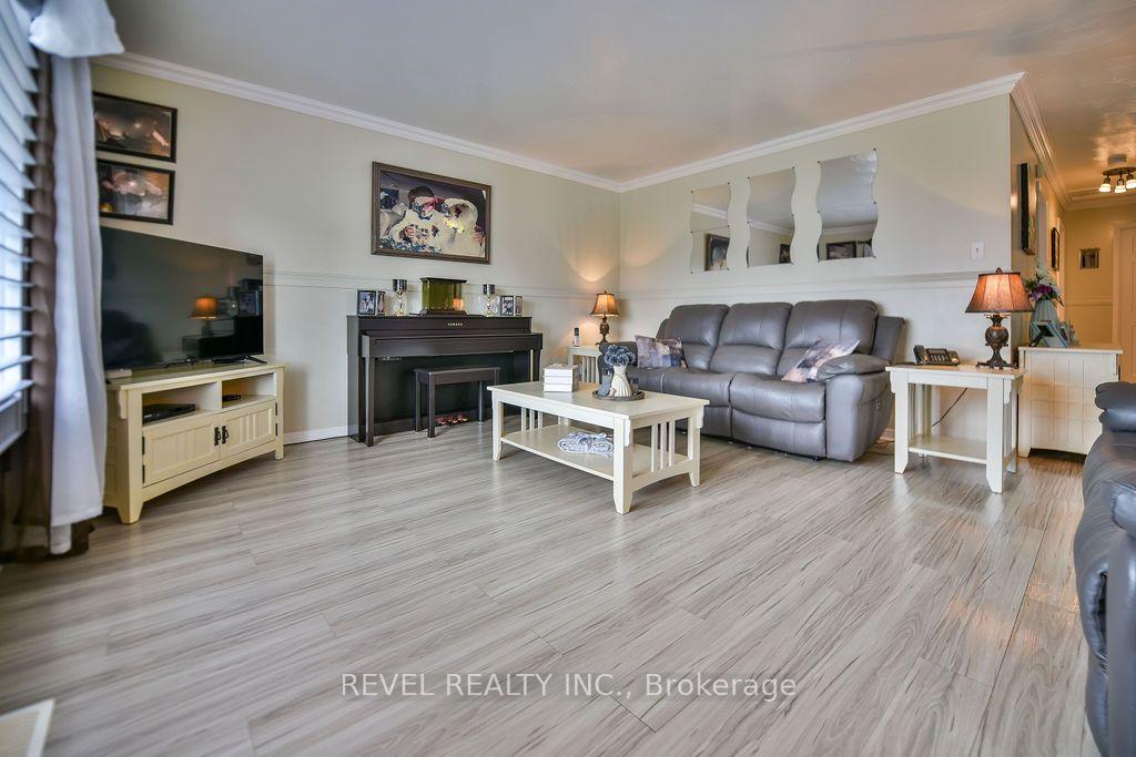 Photo 3 of 216 Renee Place, Timmins, TNW - Riverpark — HOMEH